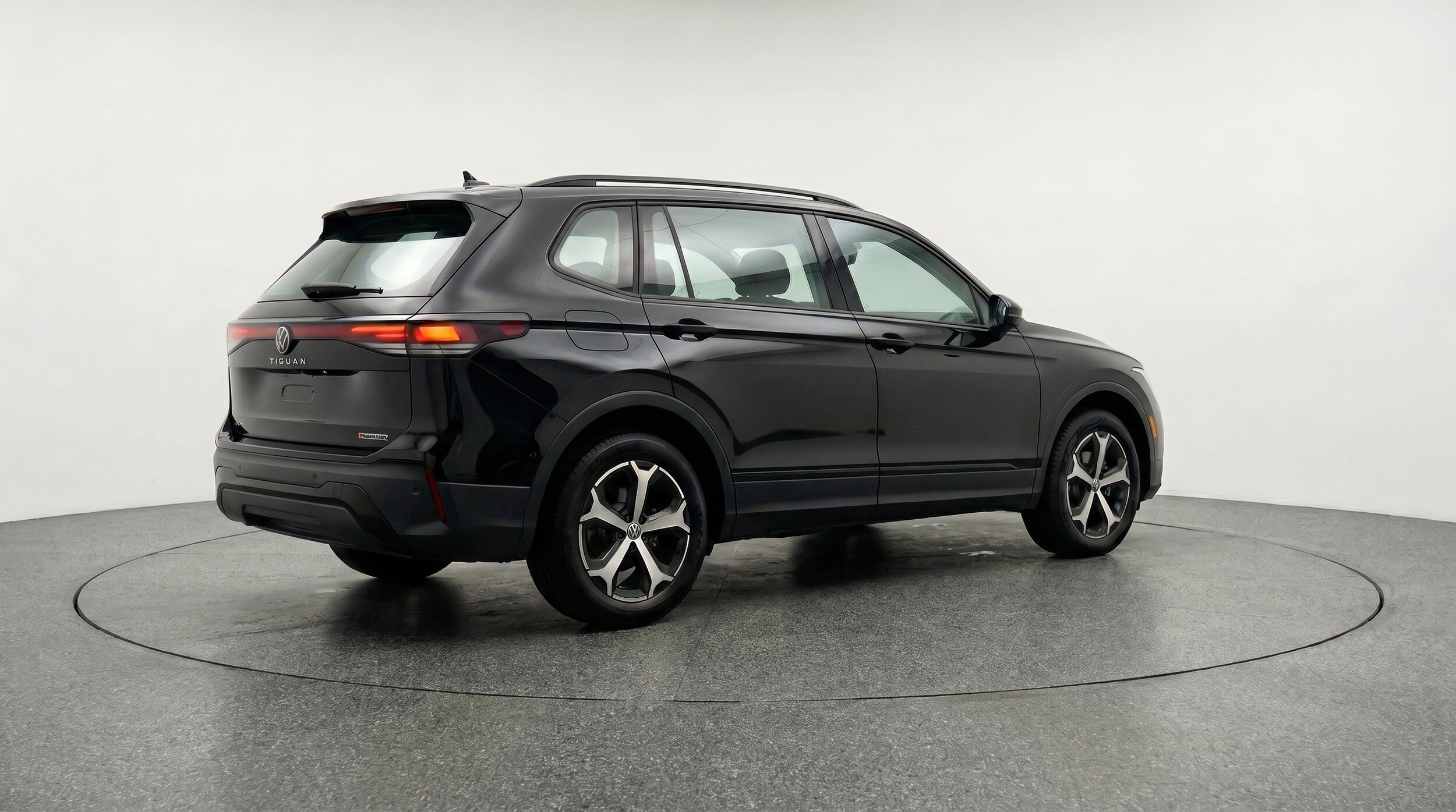 Thumbnail: 2026 Volkswagen Tiguan - 9