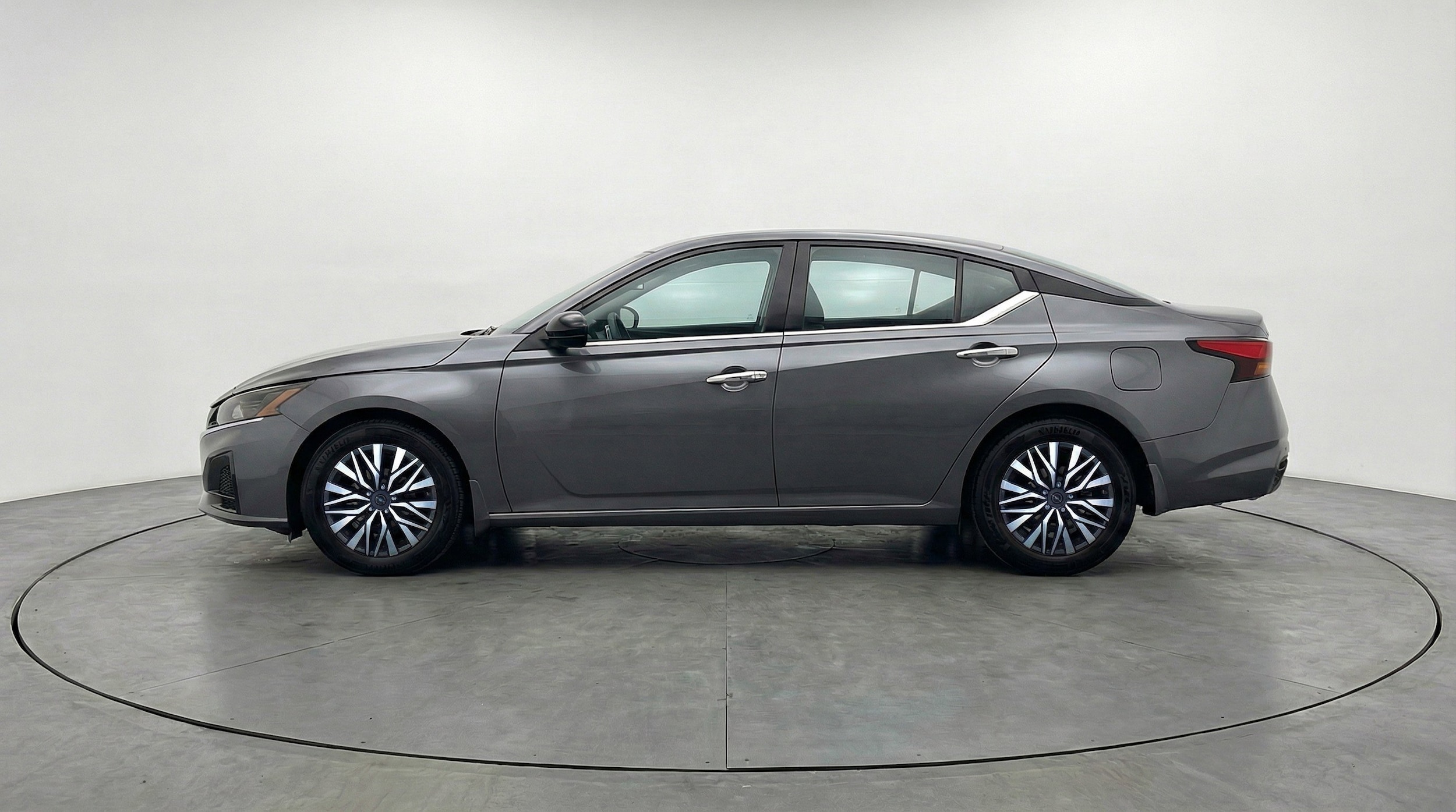 Thumbnail: 2025 Nissan Altima - 5