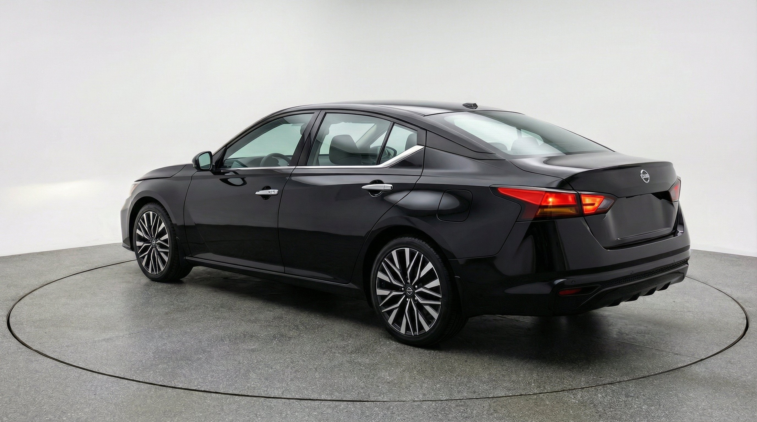 Thumbnail: 2025 Nissan Altima - 6