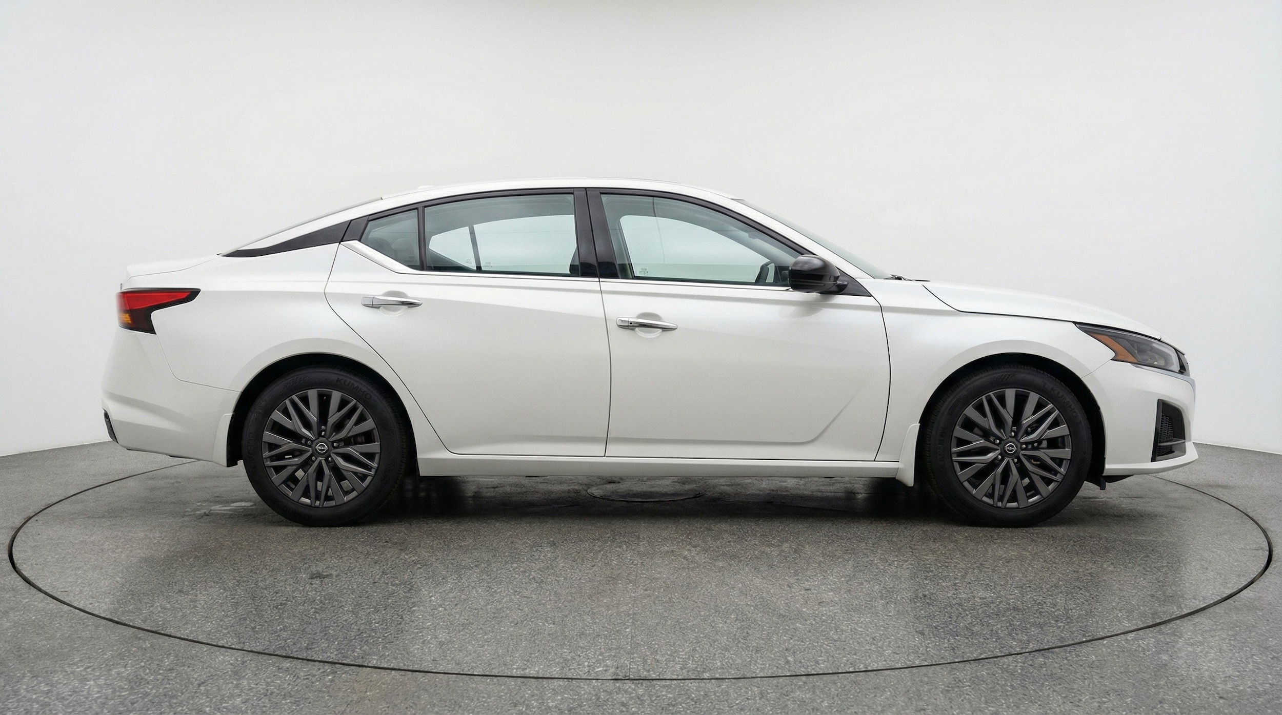 Thumbnail: 2025 Nissan Altima - 9