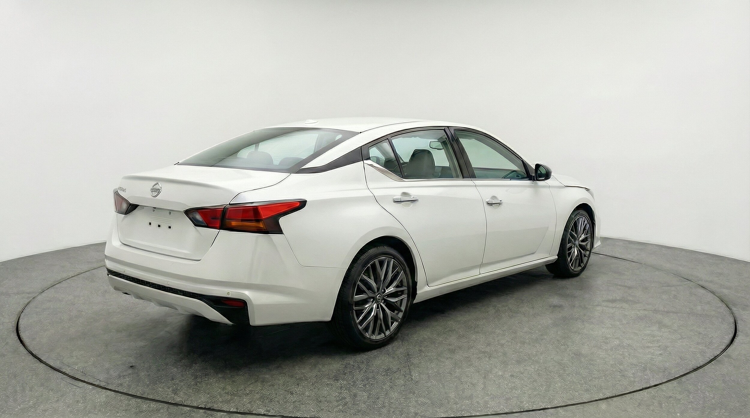 Thumbnail: 2025 Nissan Altima - 9