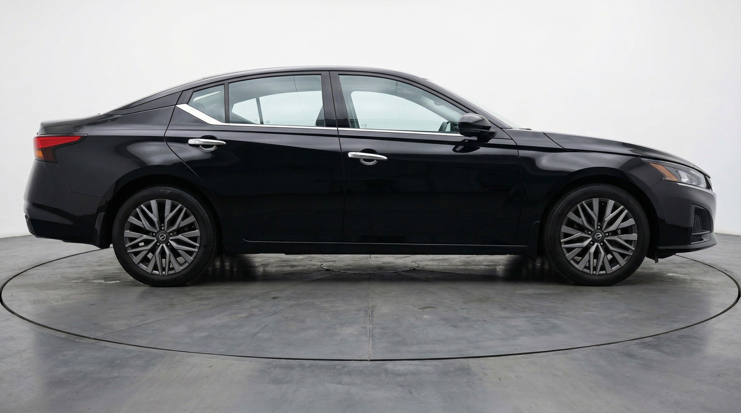Thumbnail: 2025 Nissan Altima - 11