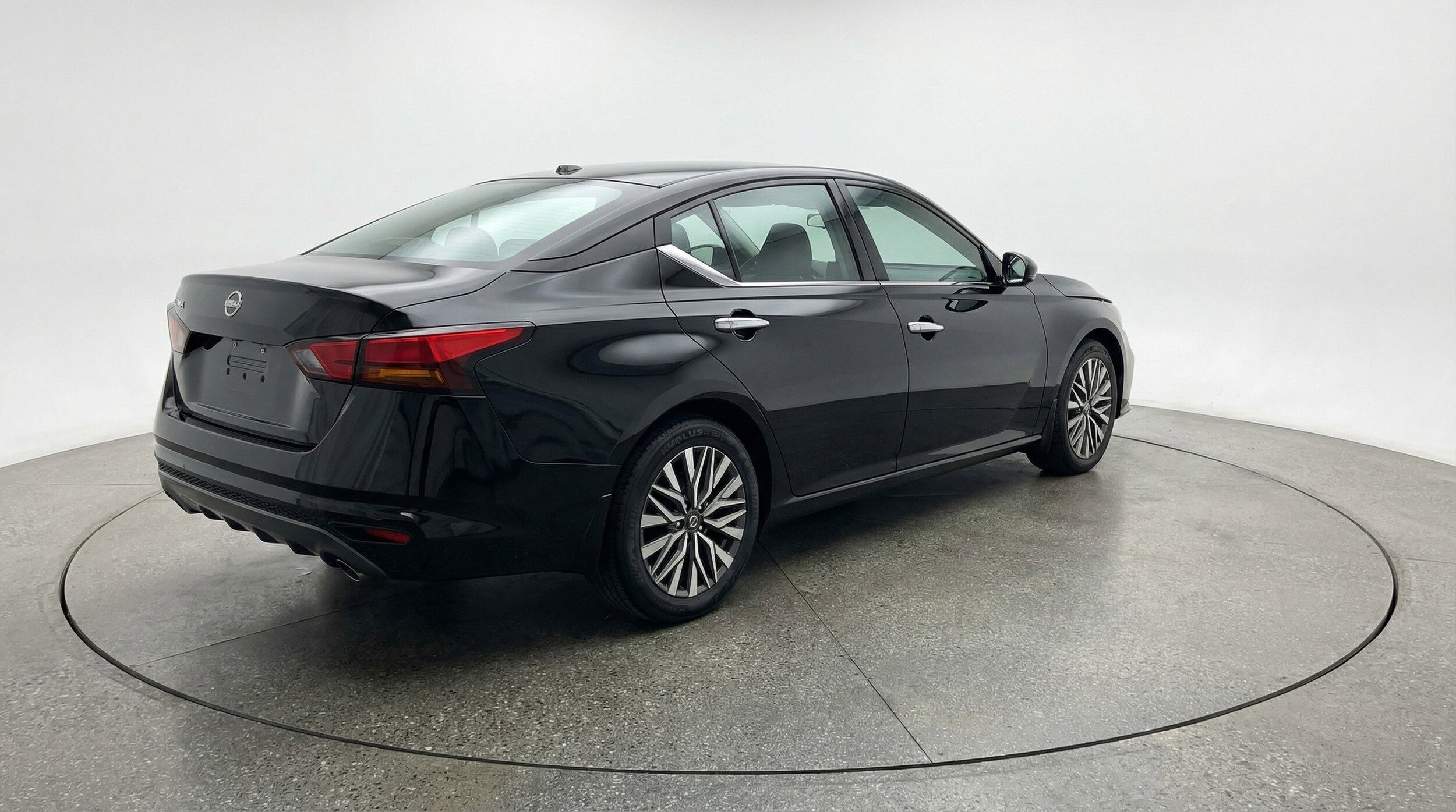 Thumbnail: 2025 Nissan Altima - 9