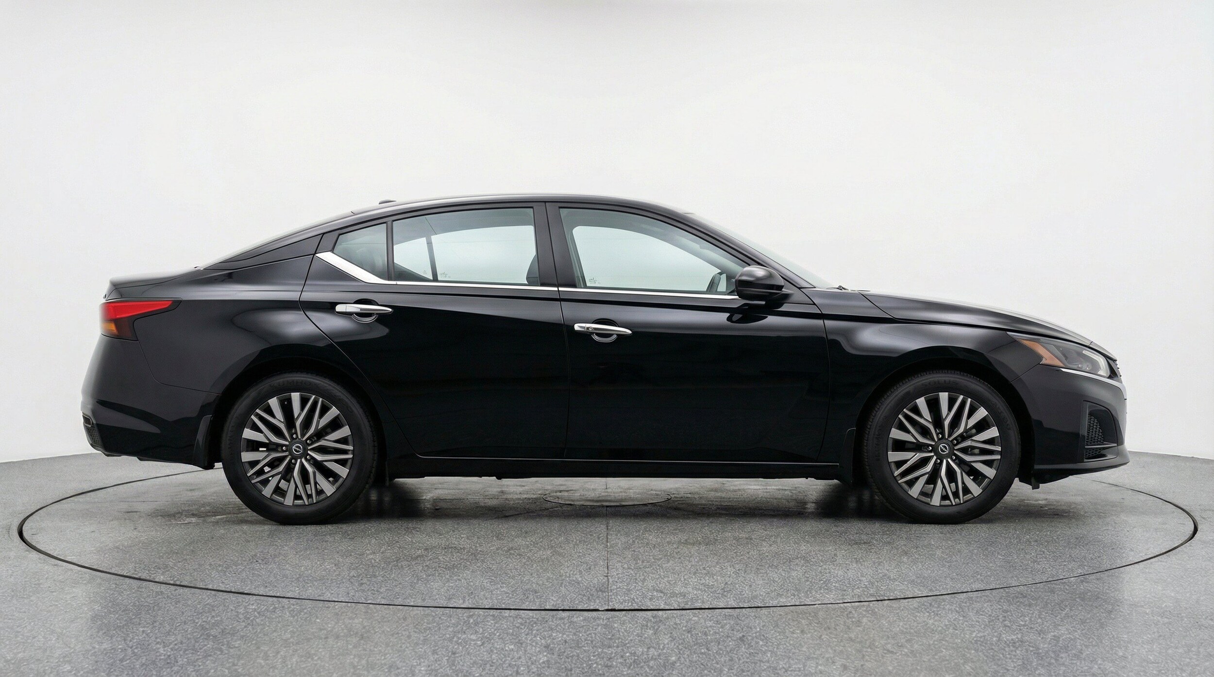 Thumbnail: 2025 Nissan Altima - 11