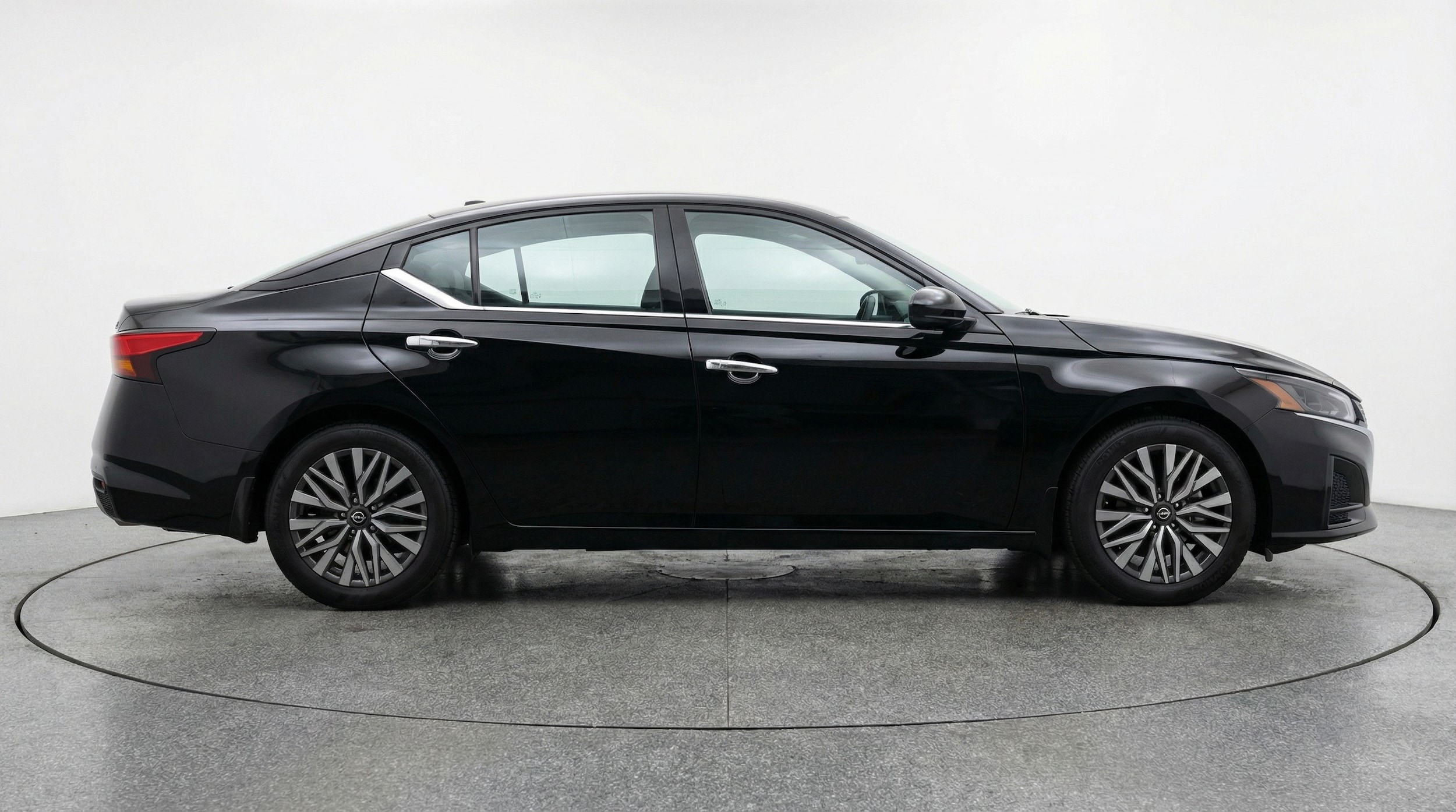 Thumbnail: 2025 Nissan Altima - 8