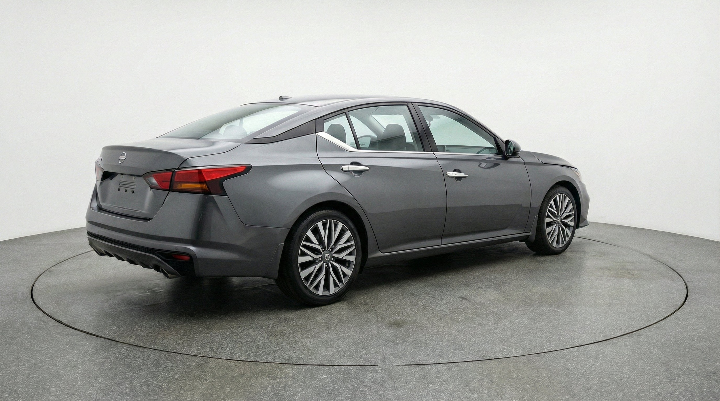 2025 Nissan Altima SV - Photo 8