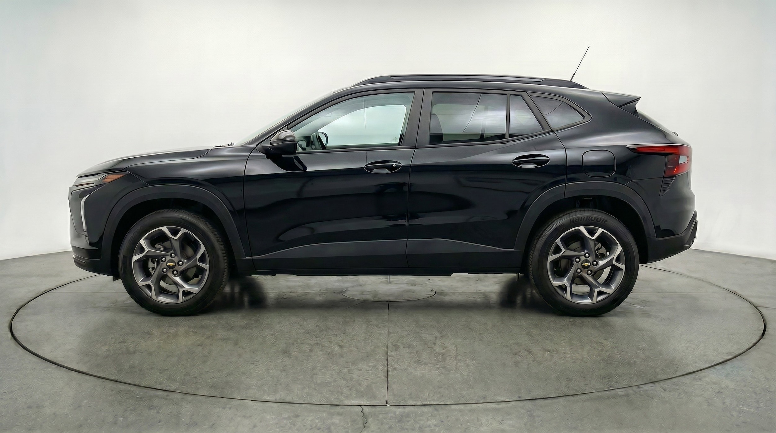 Thumbnail: 2025 Chevrolet Trax - 5