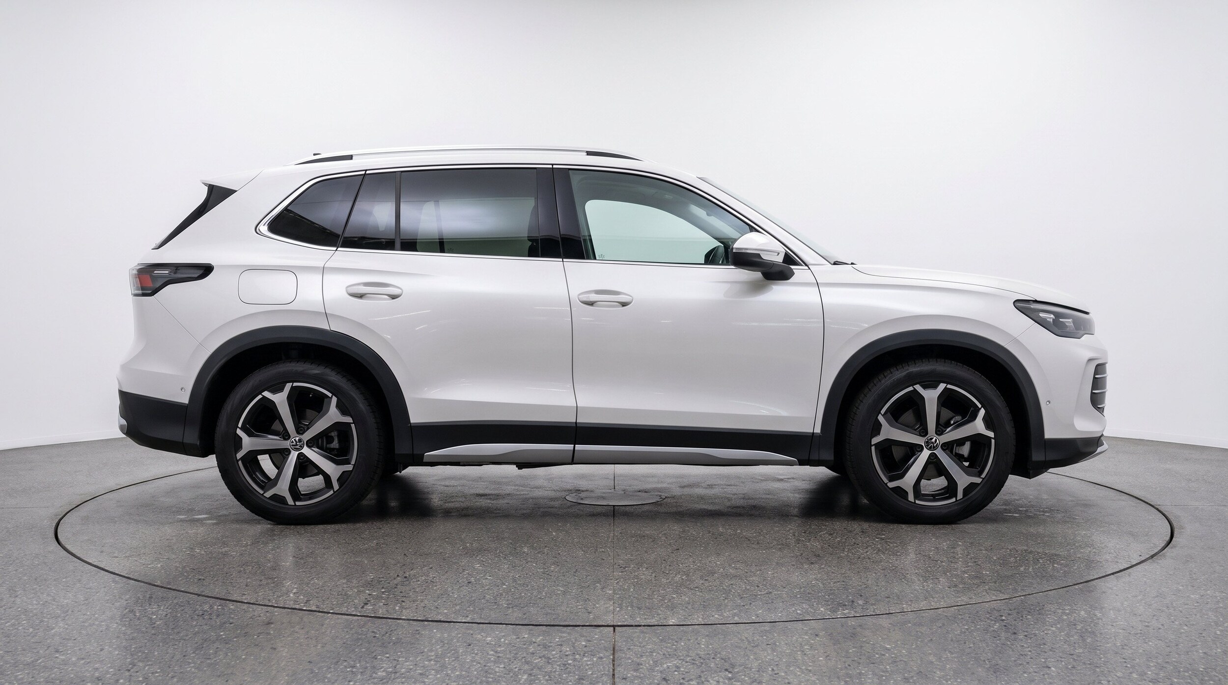 Thumbnail: 2026 Volkswagen Tiguan - 10