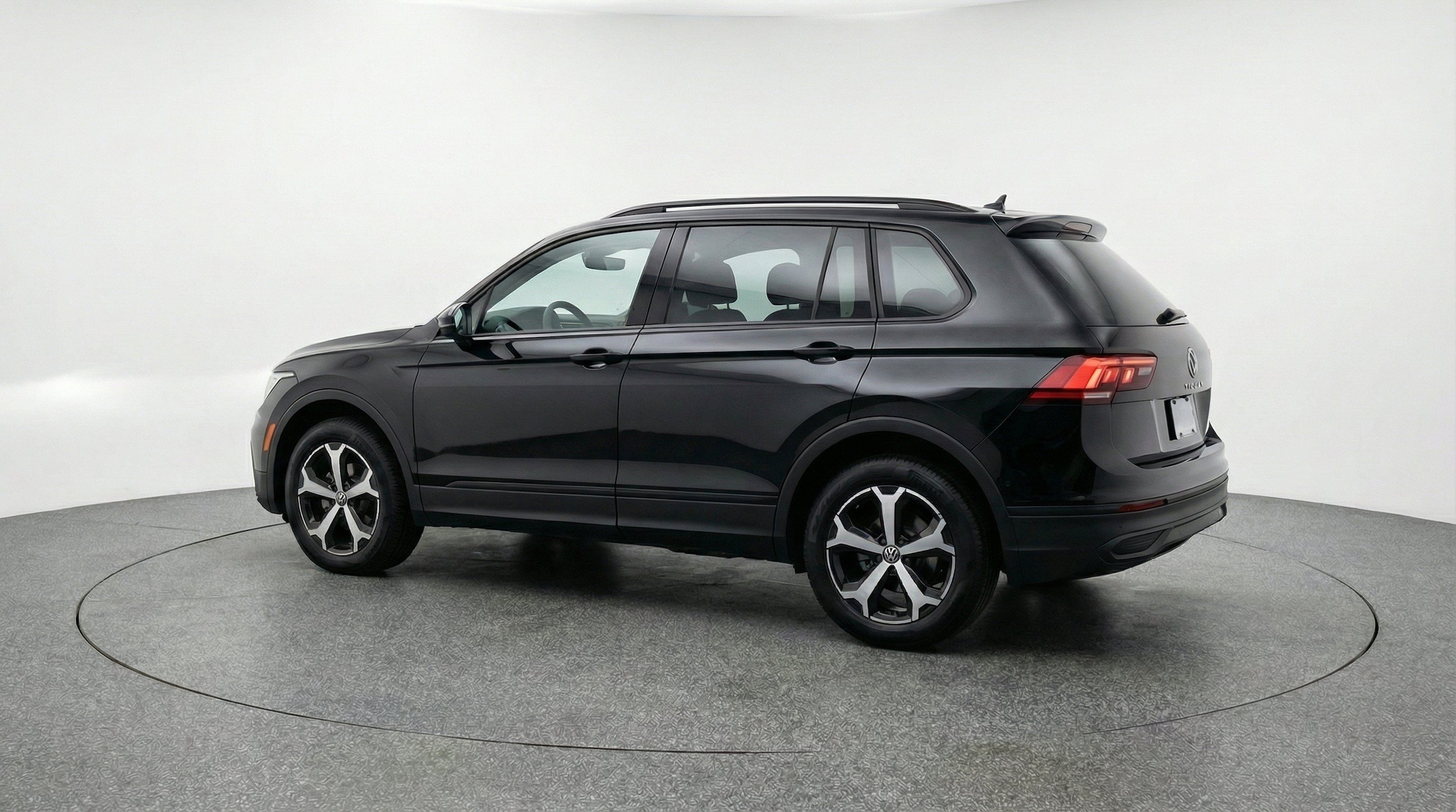 Thumbnail: 2026 Volkswagen Tiguan - 6