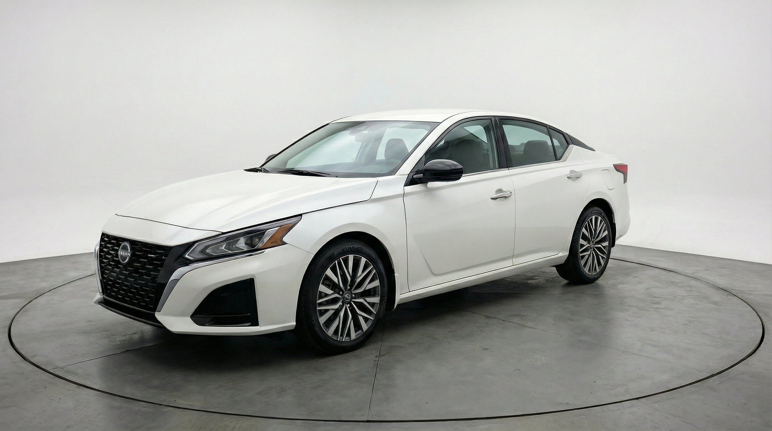 Thumbnail: 2025 Nissan Altima - 3