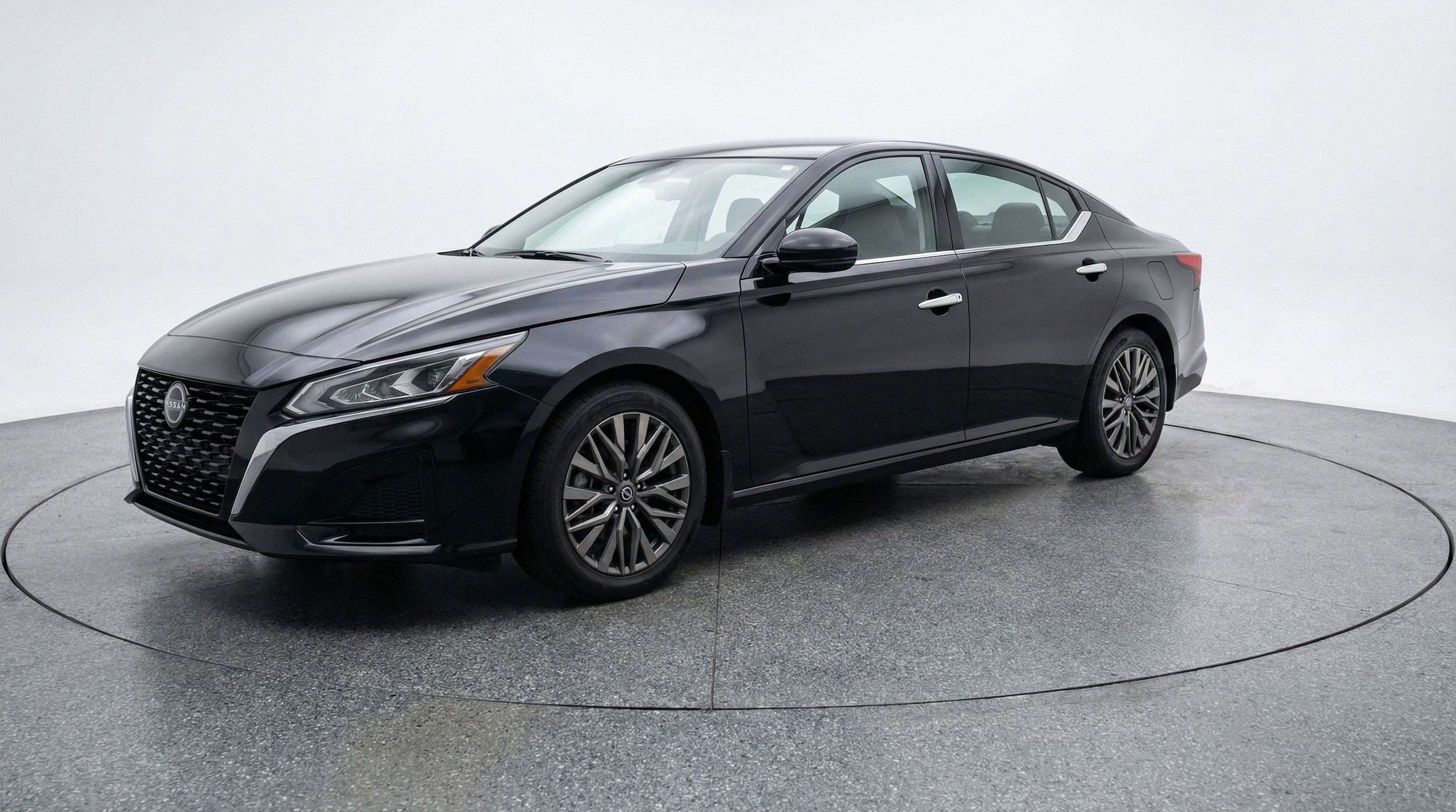 Thumbnail: 2025 Nissan Altima - 3