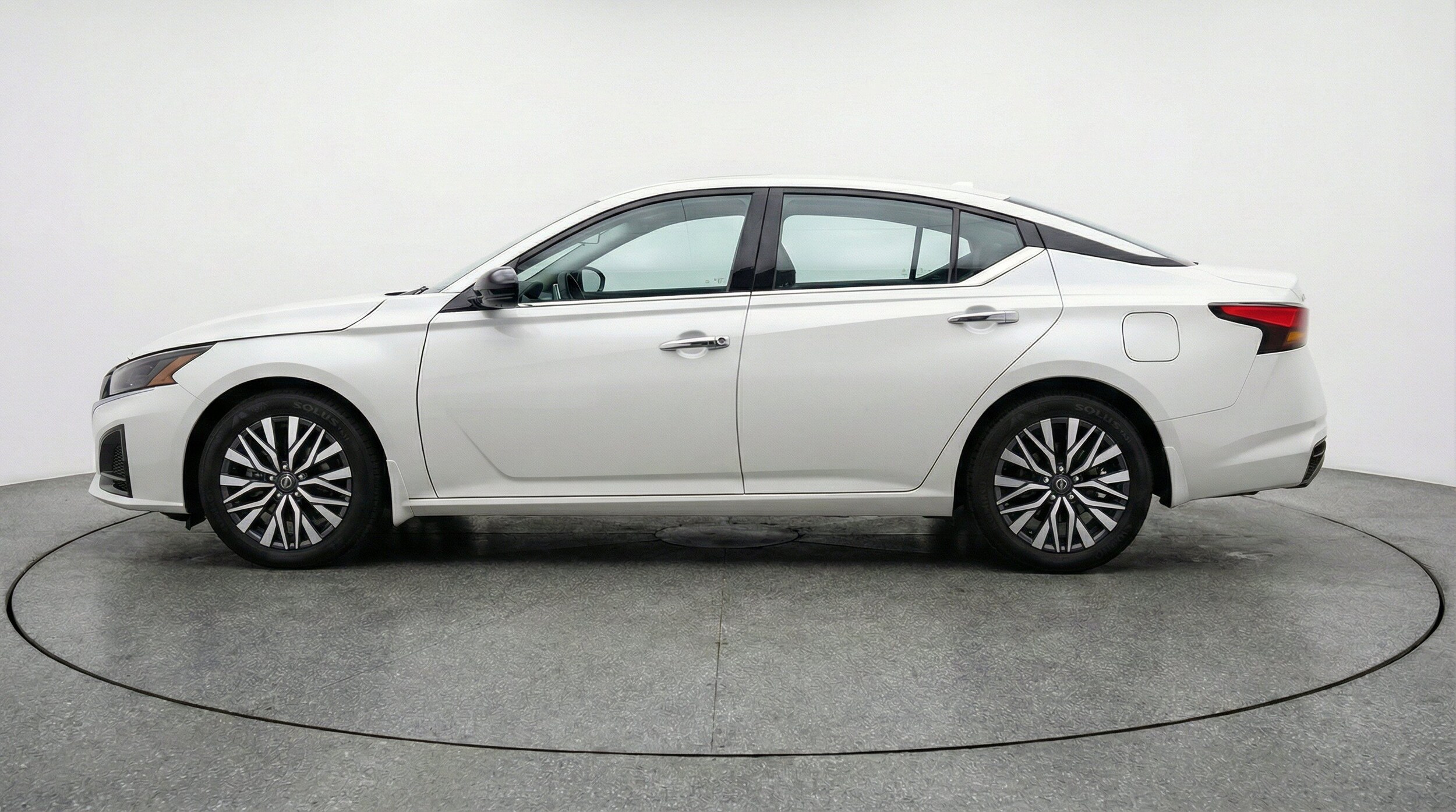 Thumbnail: 2025 Nissan Altima - 5