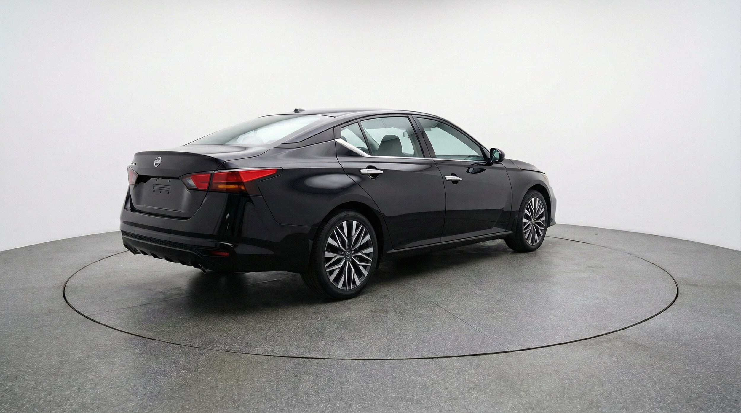 Thumbnail: 2025 Nissan Altima - 9