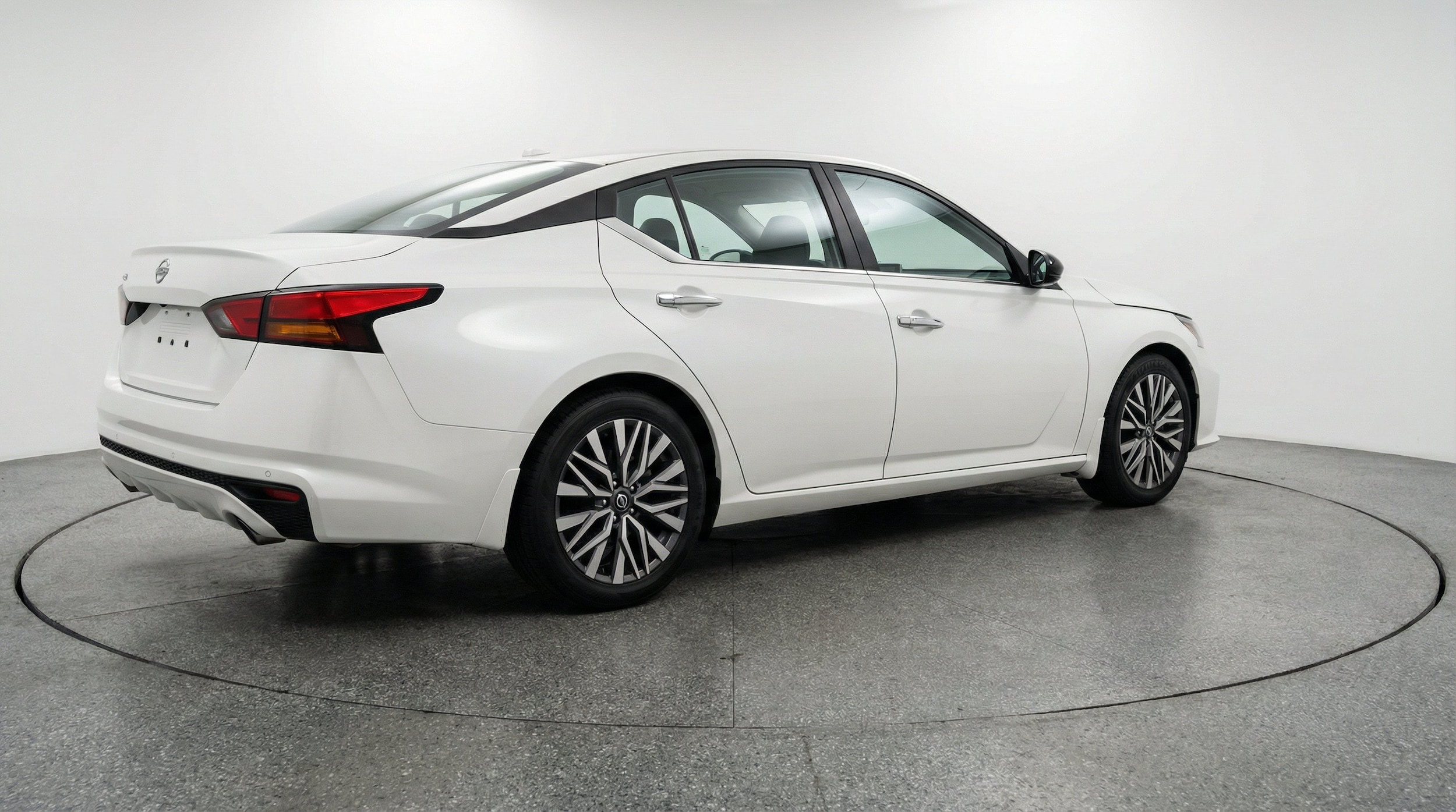 Thumbnail: 2025 Nissan Altima - 9