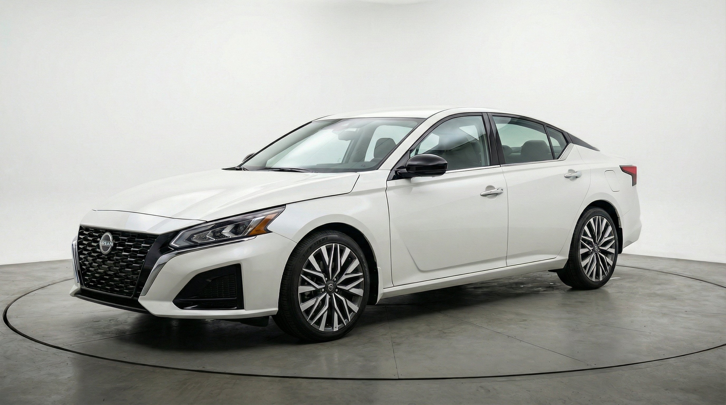 Thumbnail: 2025 Nissan Altima - 3