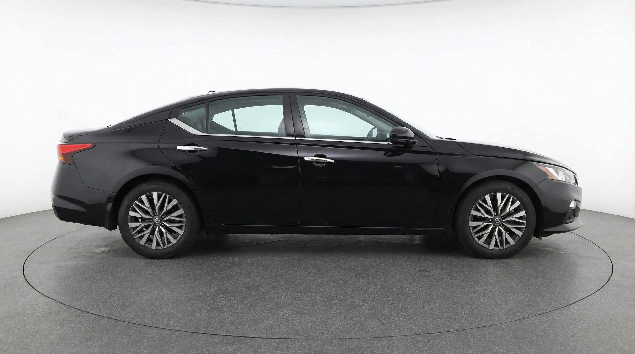 Thumbnail: 2025 Nissan Altima - 11
