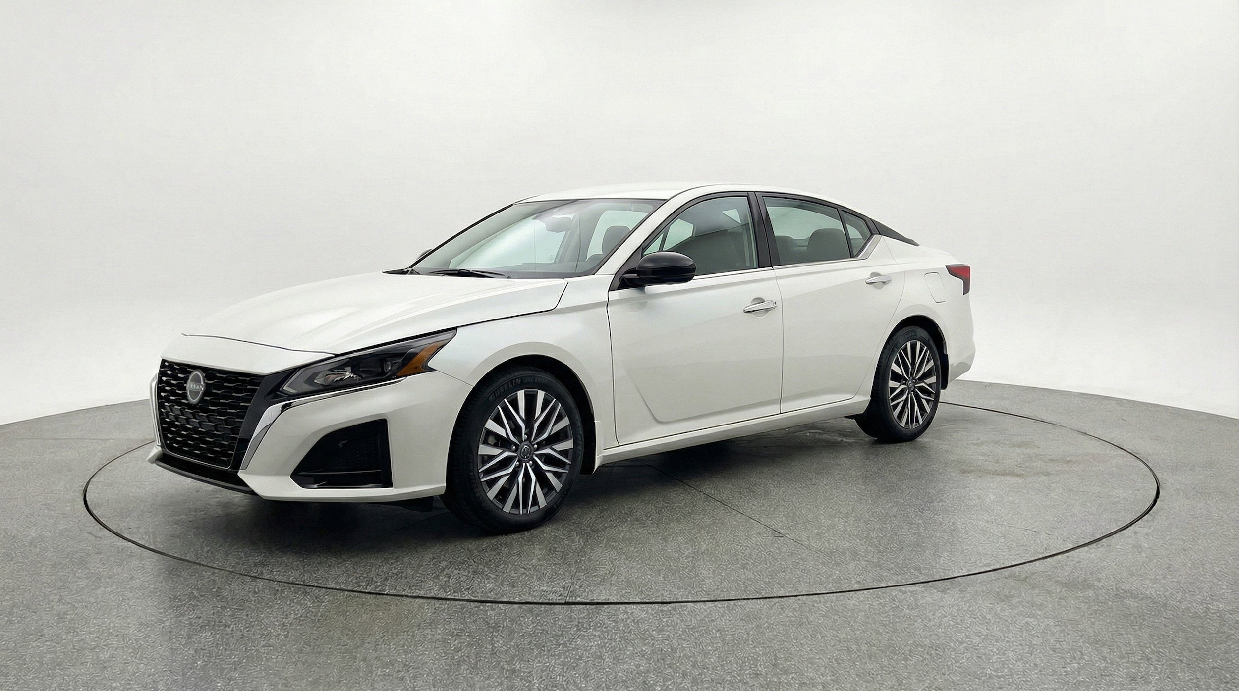 Thumbnail: 2025 Nissan Altima - 3