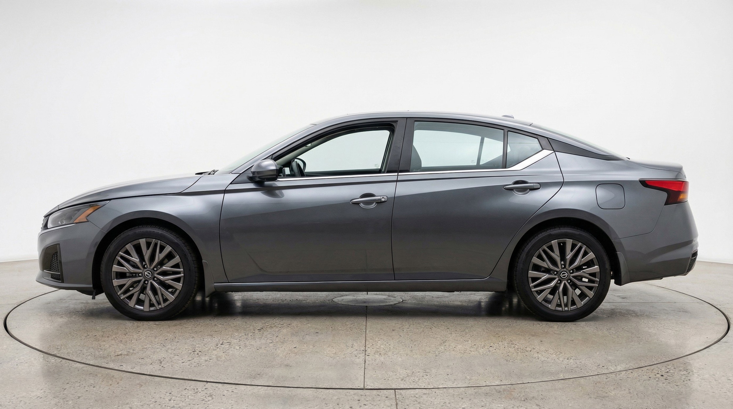 Thumbnail: 2025 Nissan Altima - 5