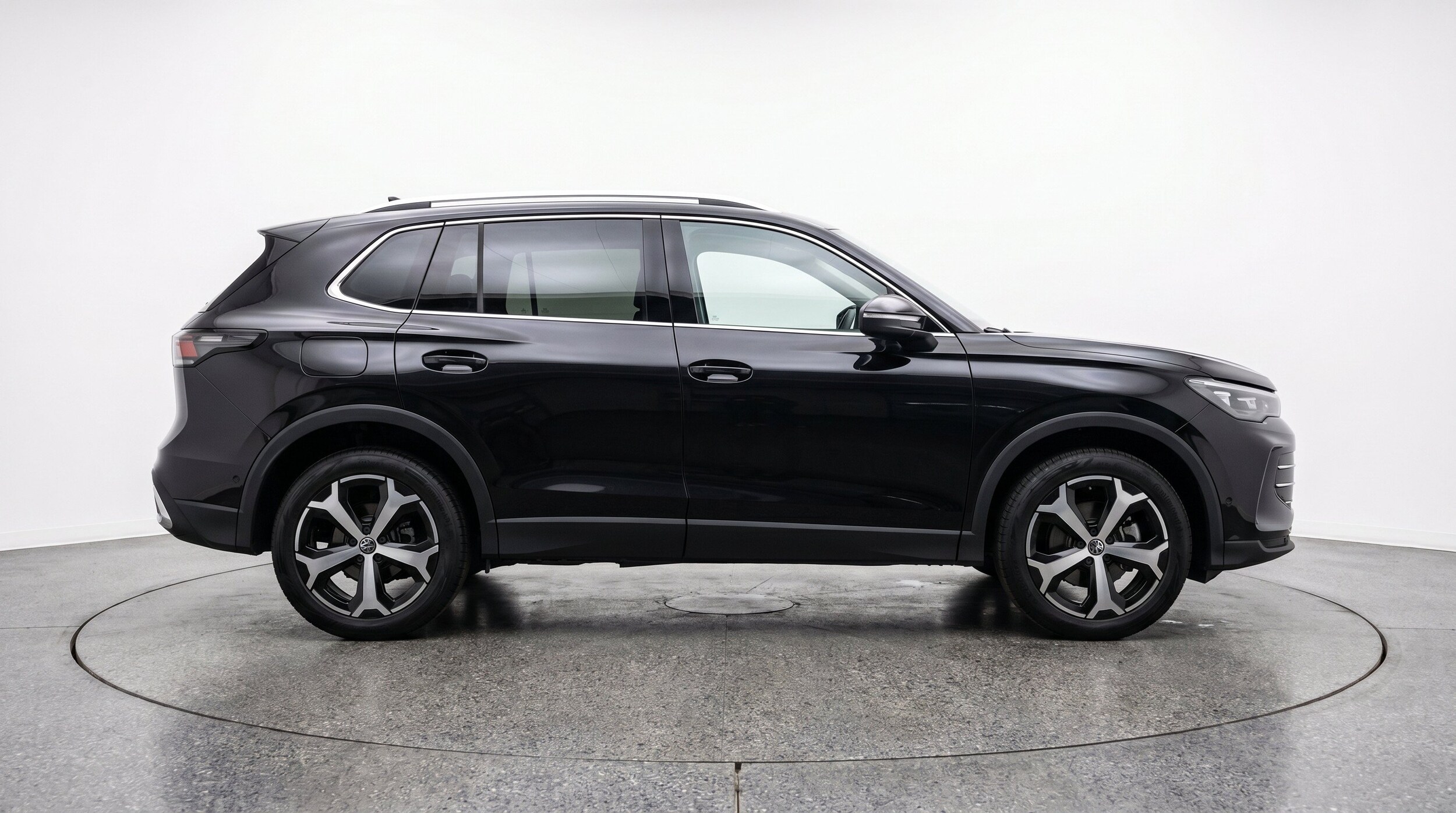 Thumbnail: 2026 Volkswagen Tiguan - 11