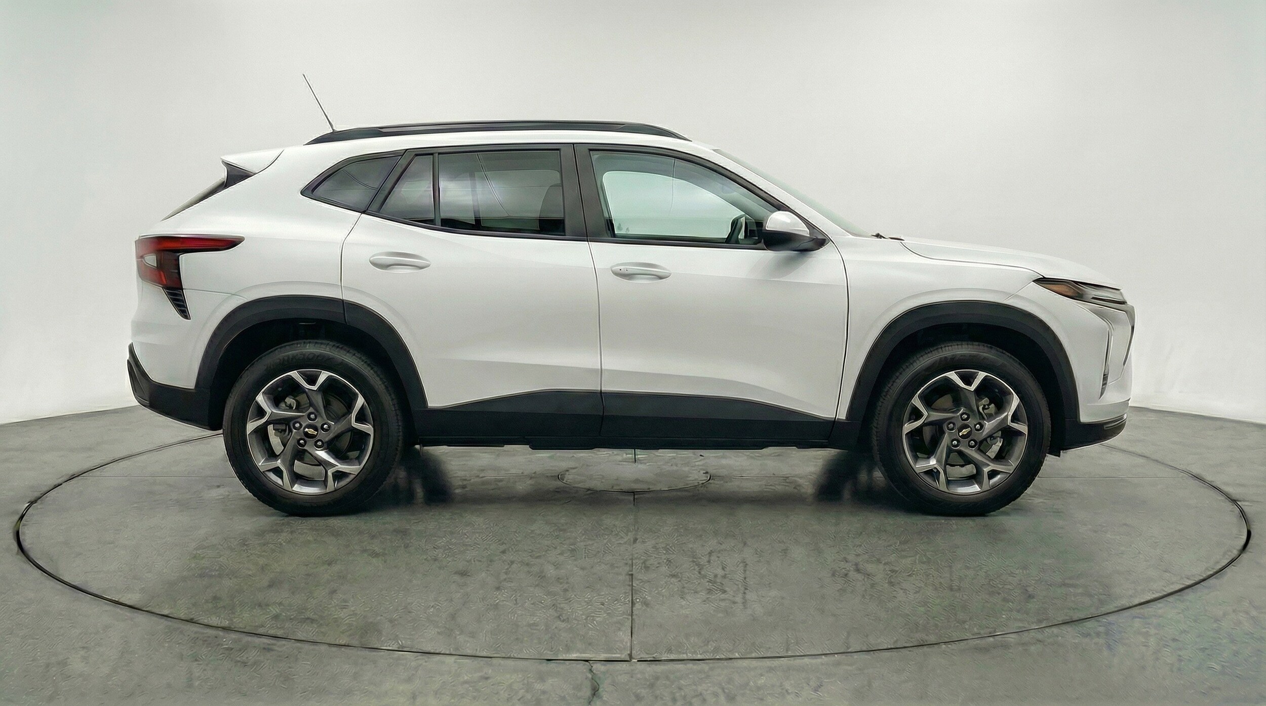 Thumbnail: 2025 Chevrolet Trax - 11