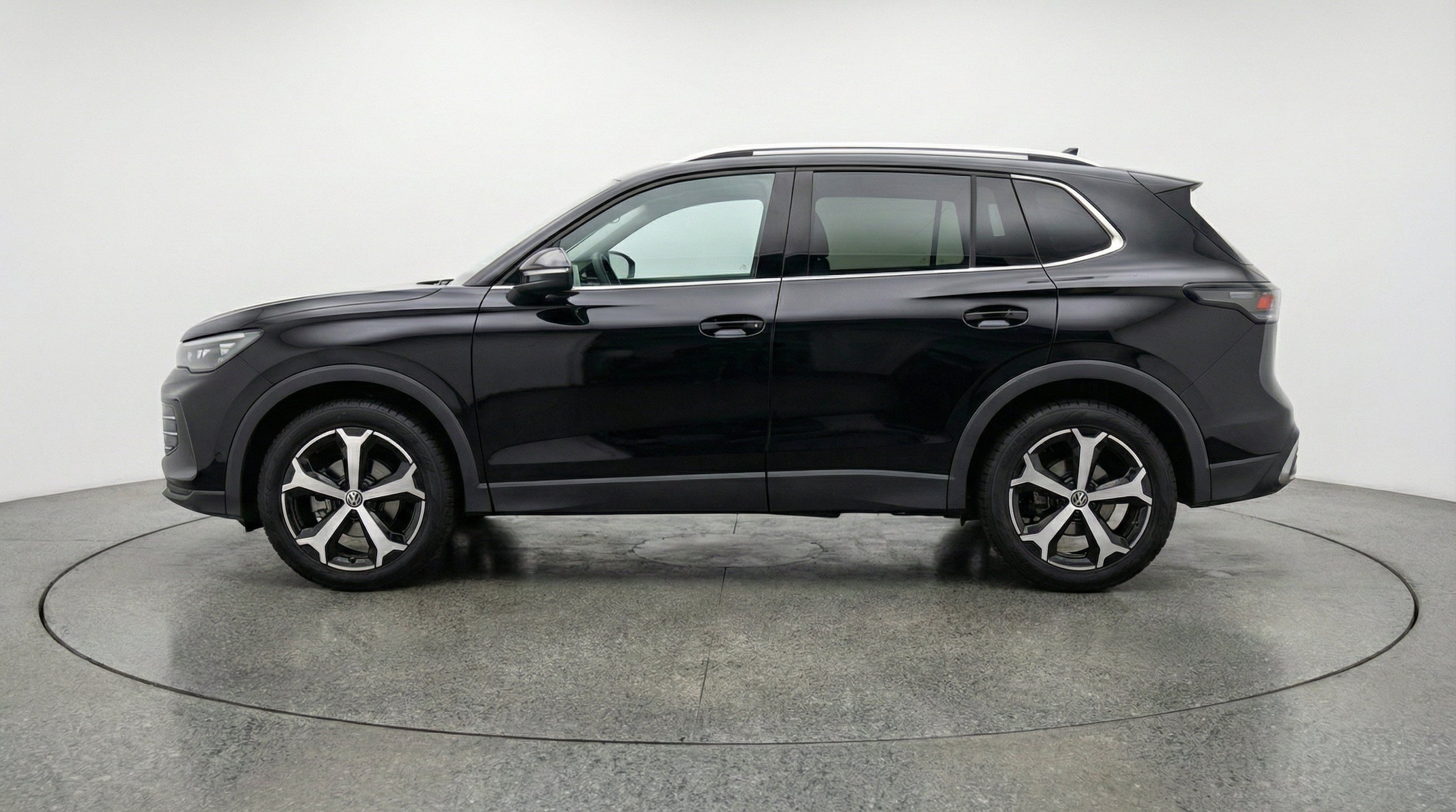 Thumbnail: 2026 Volkswagen Tiguan - 5