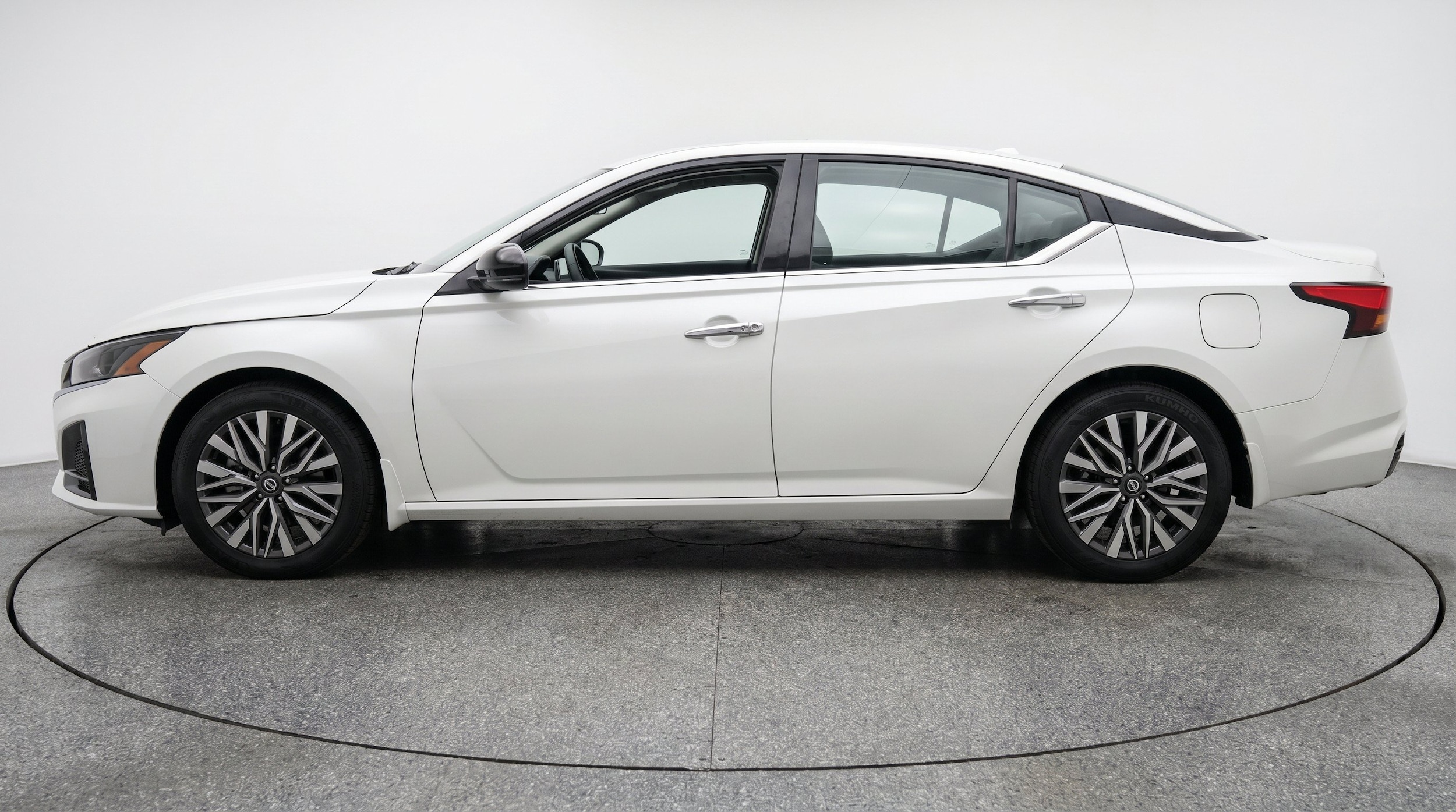 Thumbnail: 2025 Nissan Altima - 5