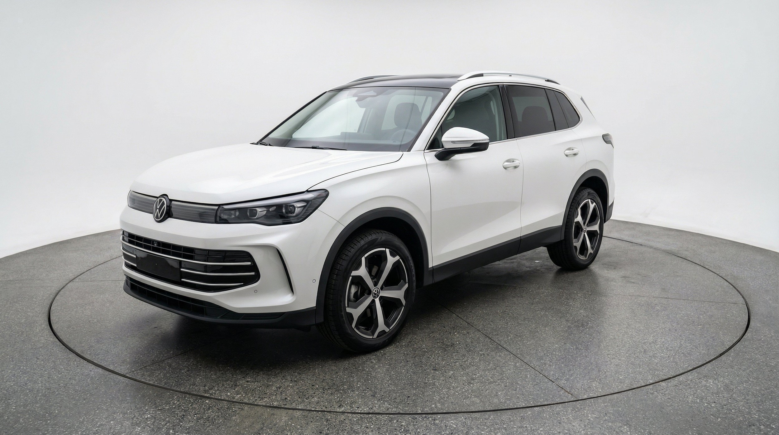 Thumbnail: 2026 Volkswagen Tiguan - 3