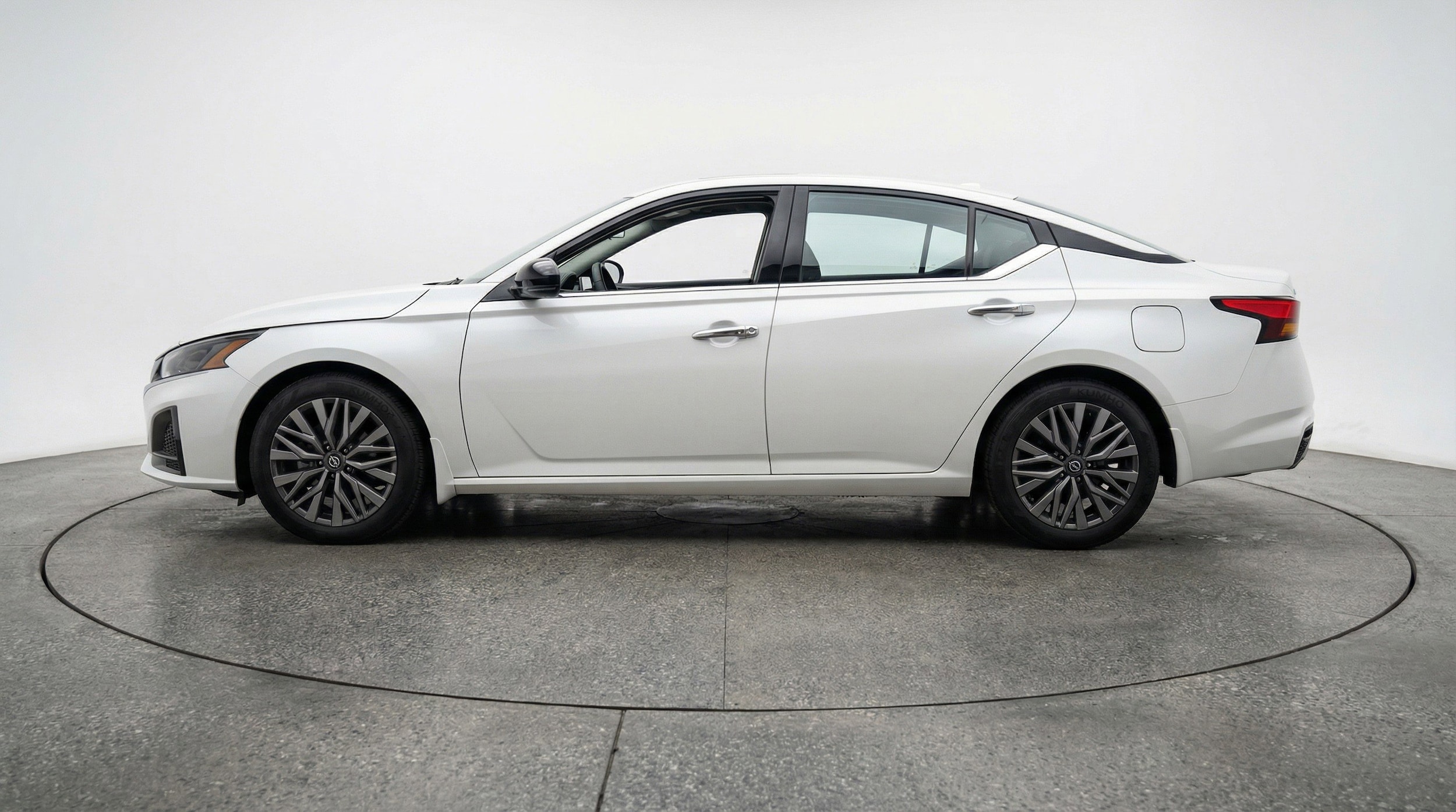 Thumbnail: 2025 Nissan Altima - 4