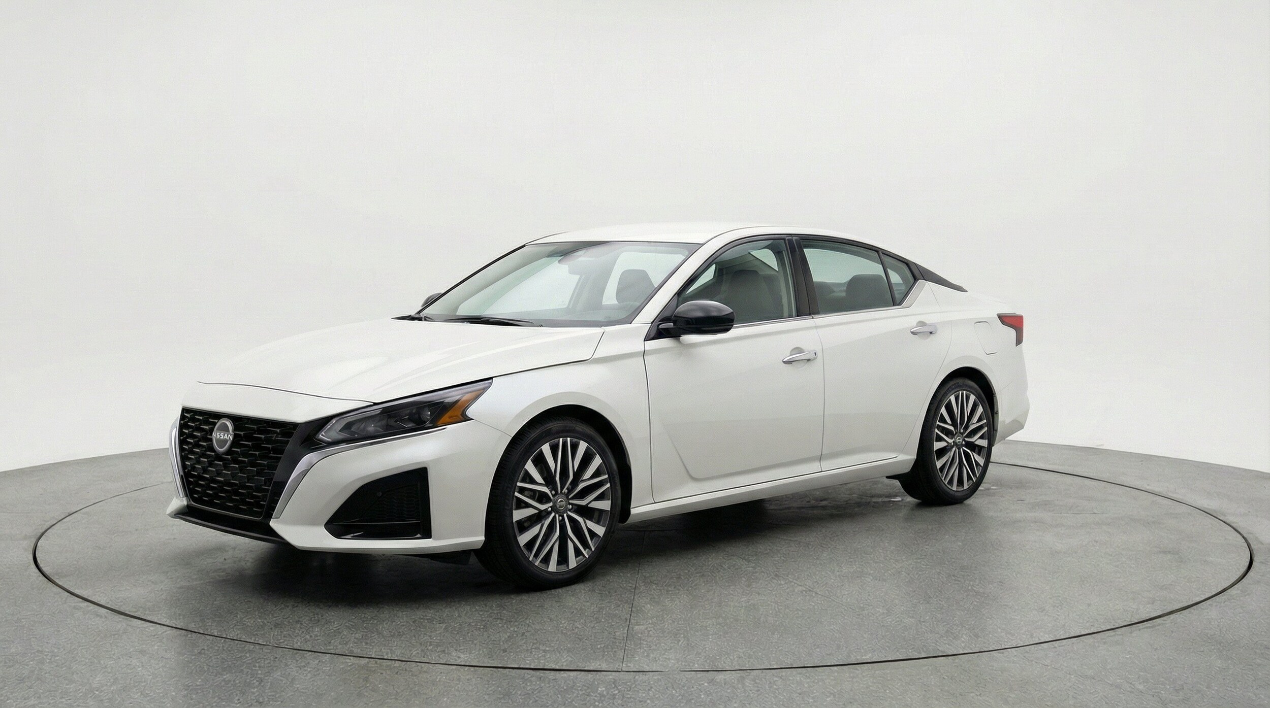 Thumbnail: 2025 Nissan Altima - 3