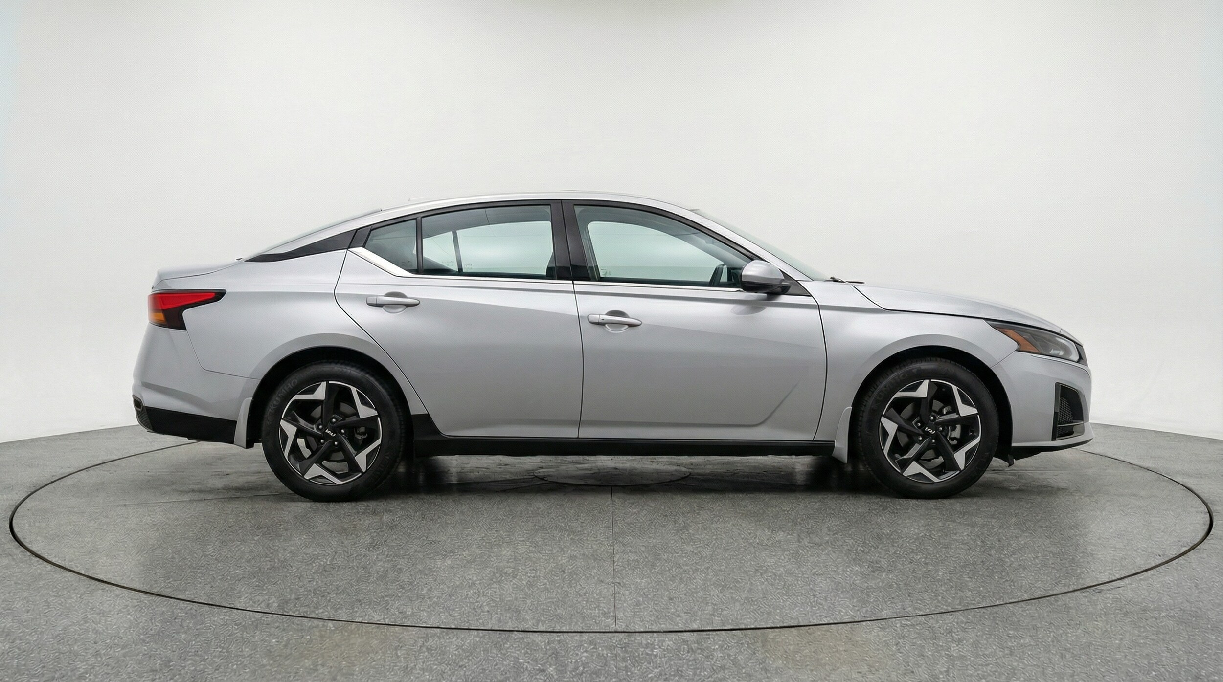 Thumbnail: 2025 Nissan Altima - 8