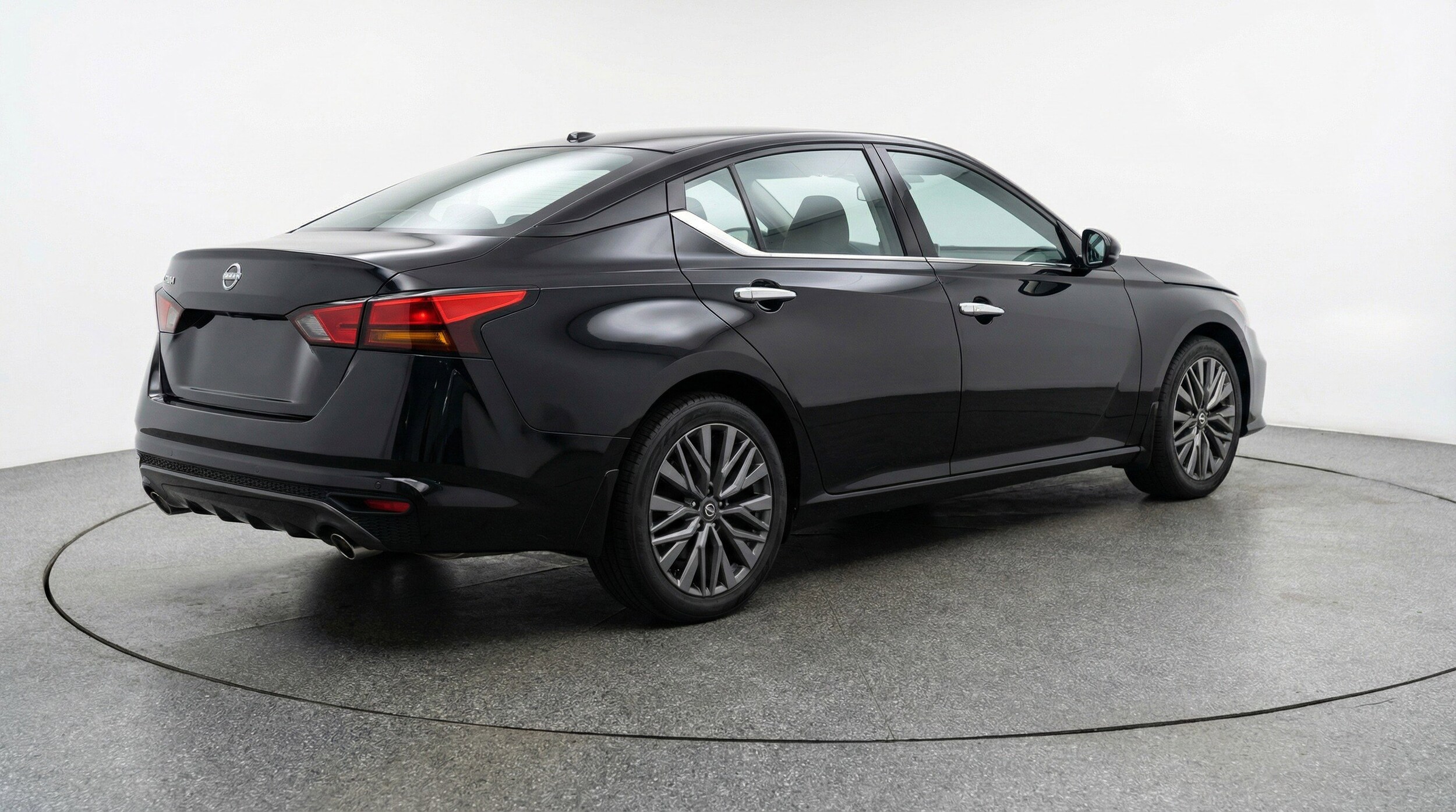 Thumbnail: 2025 Nissan Altima - 9