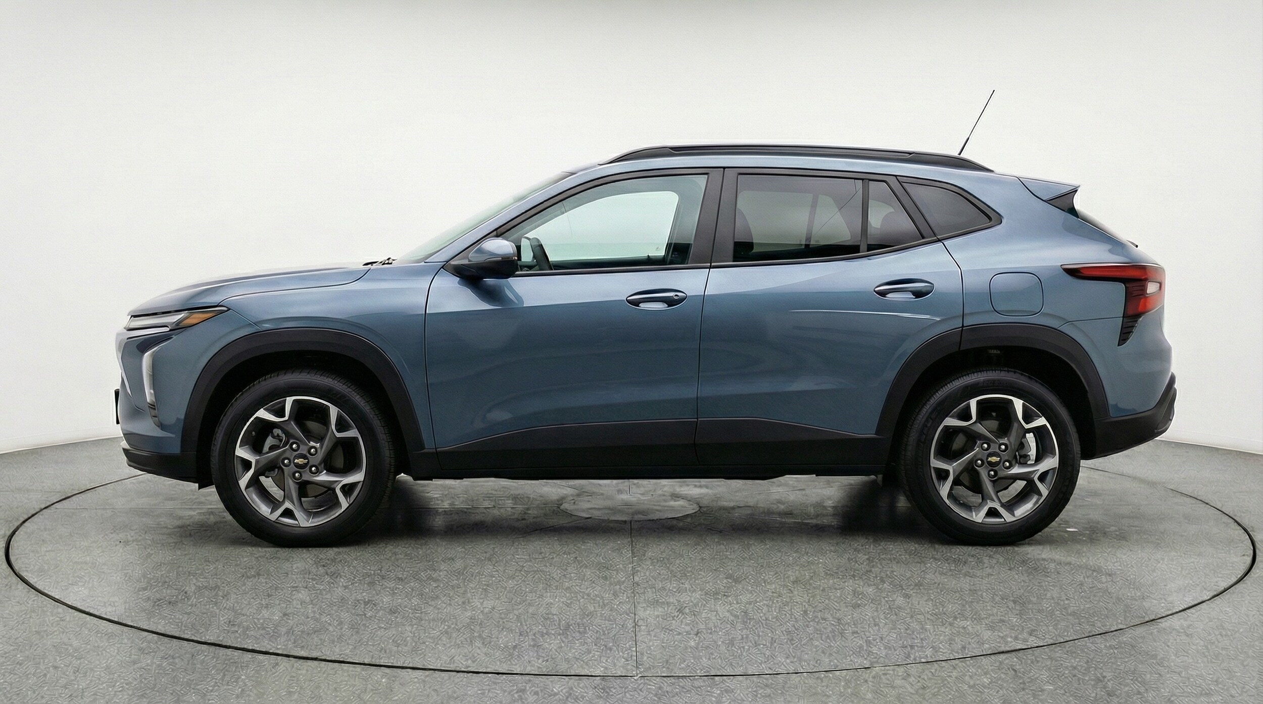 Thumbnail: 2025 Chevrolet Trax - 4