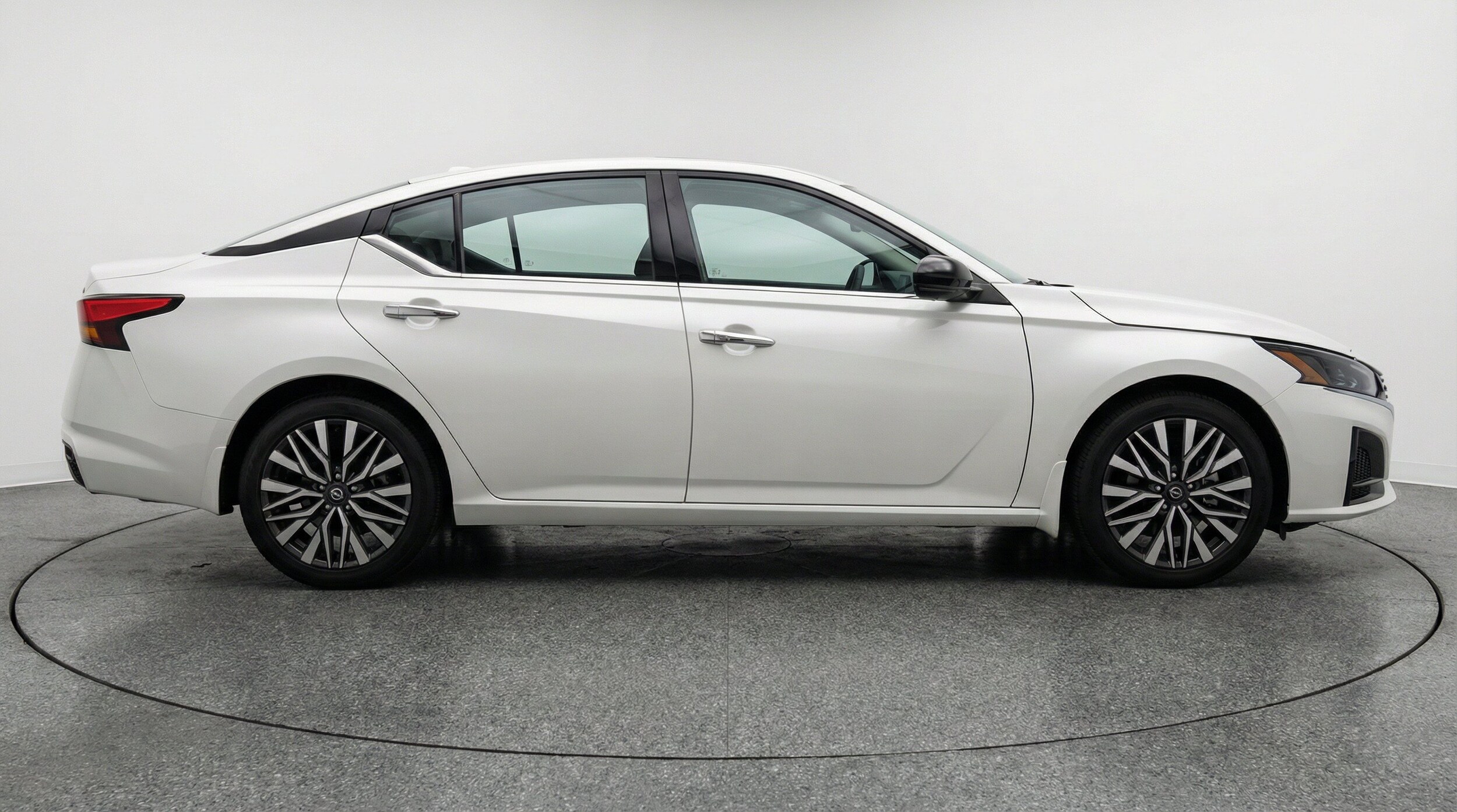 Thumbnail: 2025 Nissan Altima - 10