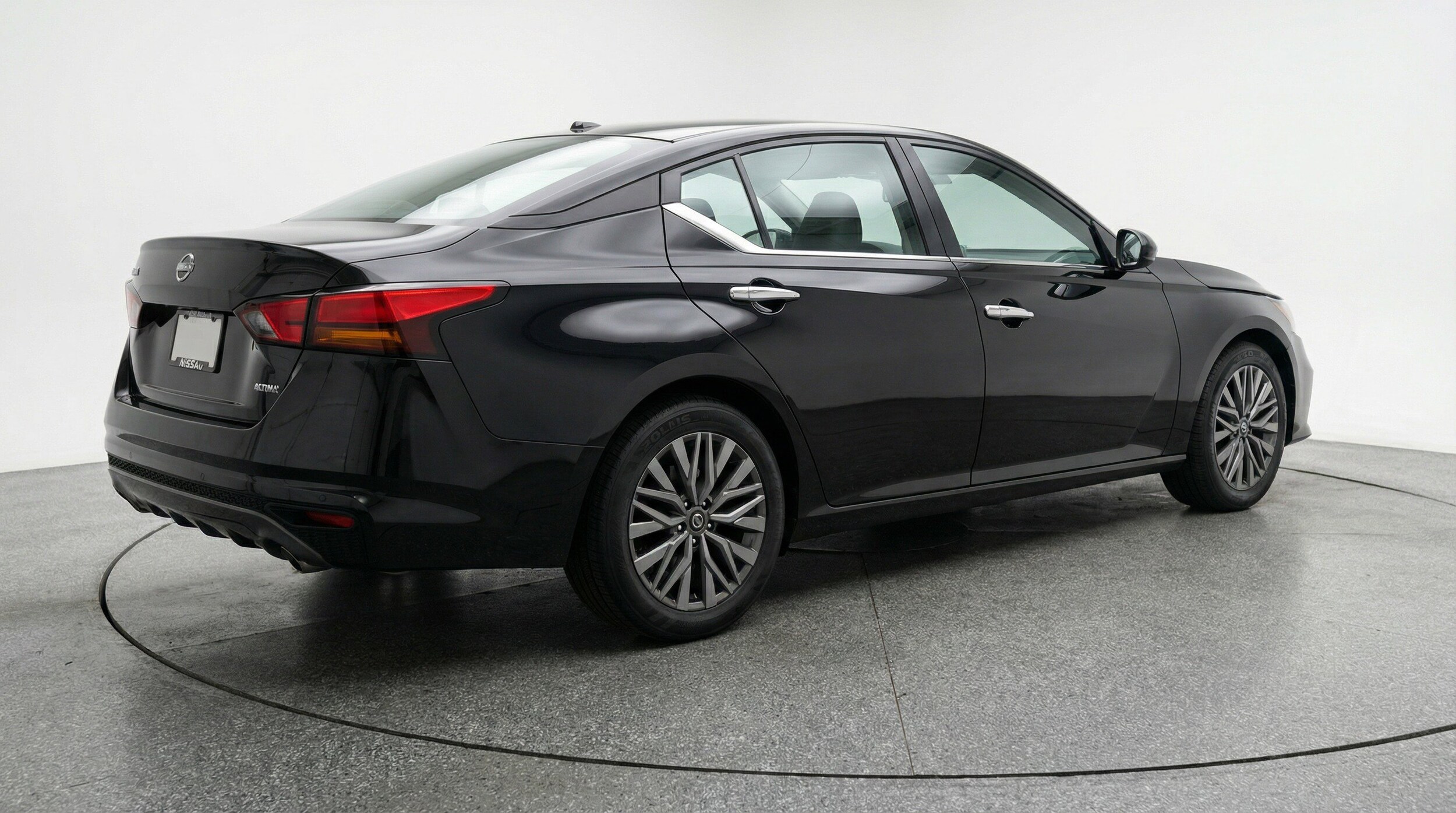 Thumbnail: 2025 Nissan Altima - 9