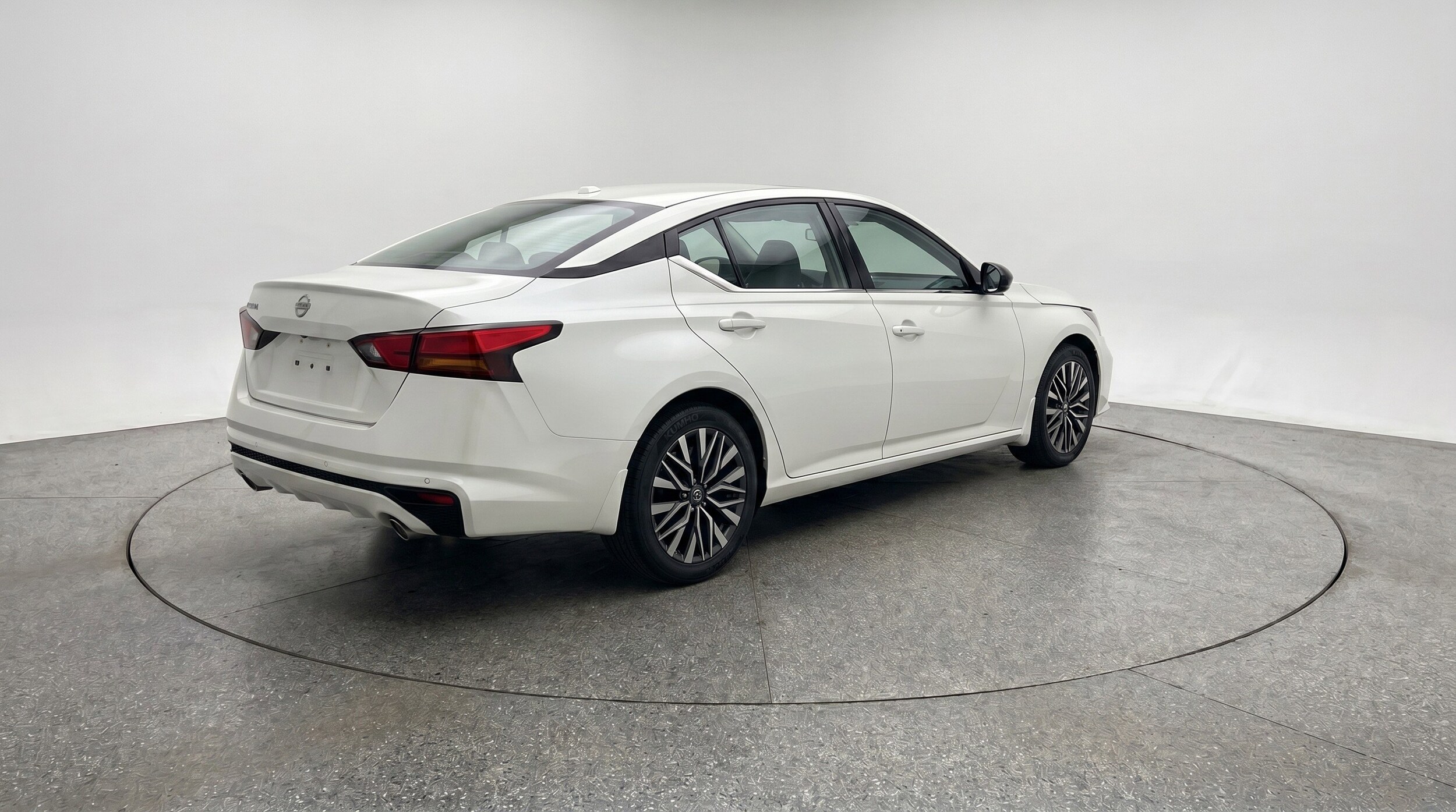 Thumbnail: 2025 Nissan Altima - 9