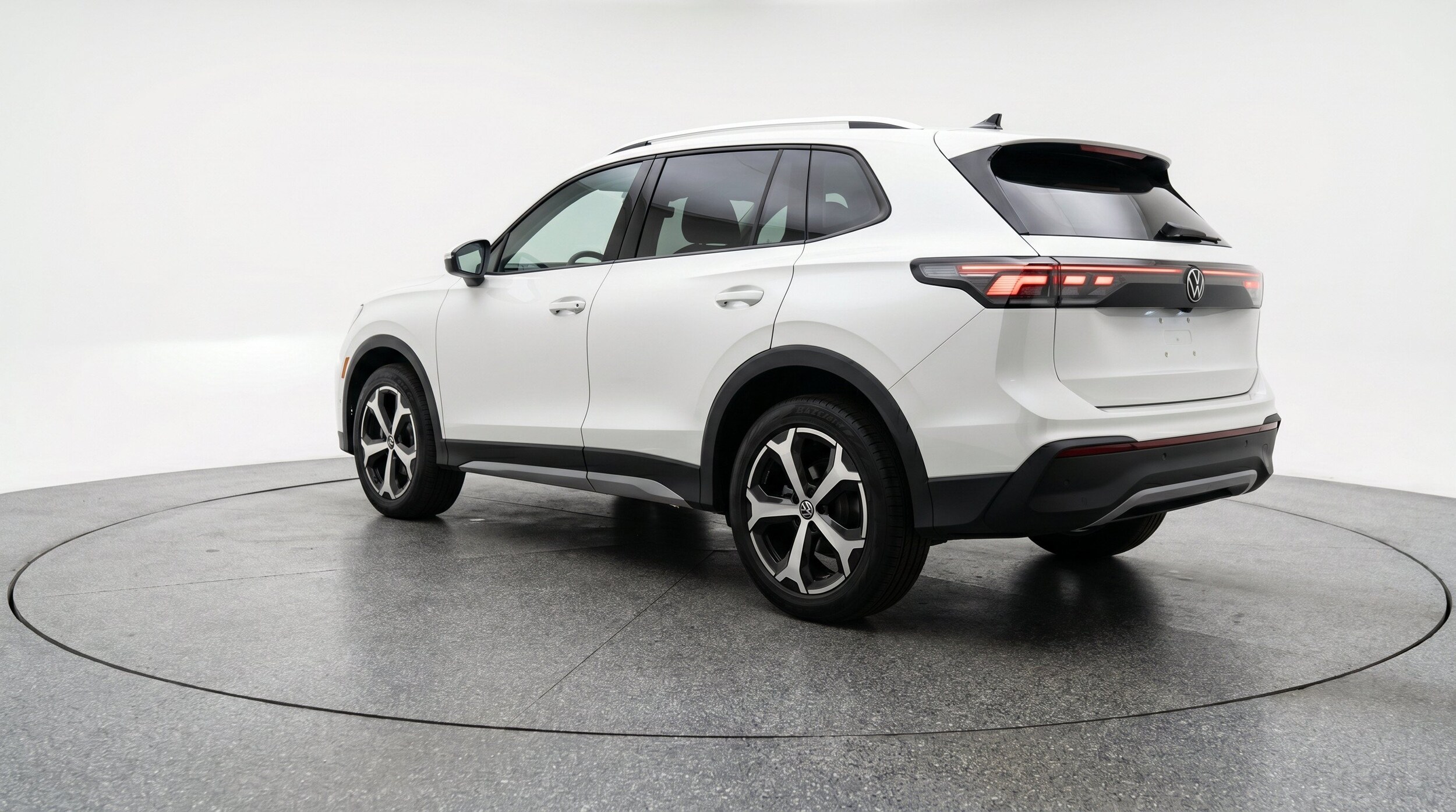 Thumbnail: 2026 Volkswagen Tiguan - 6