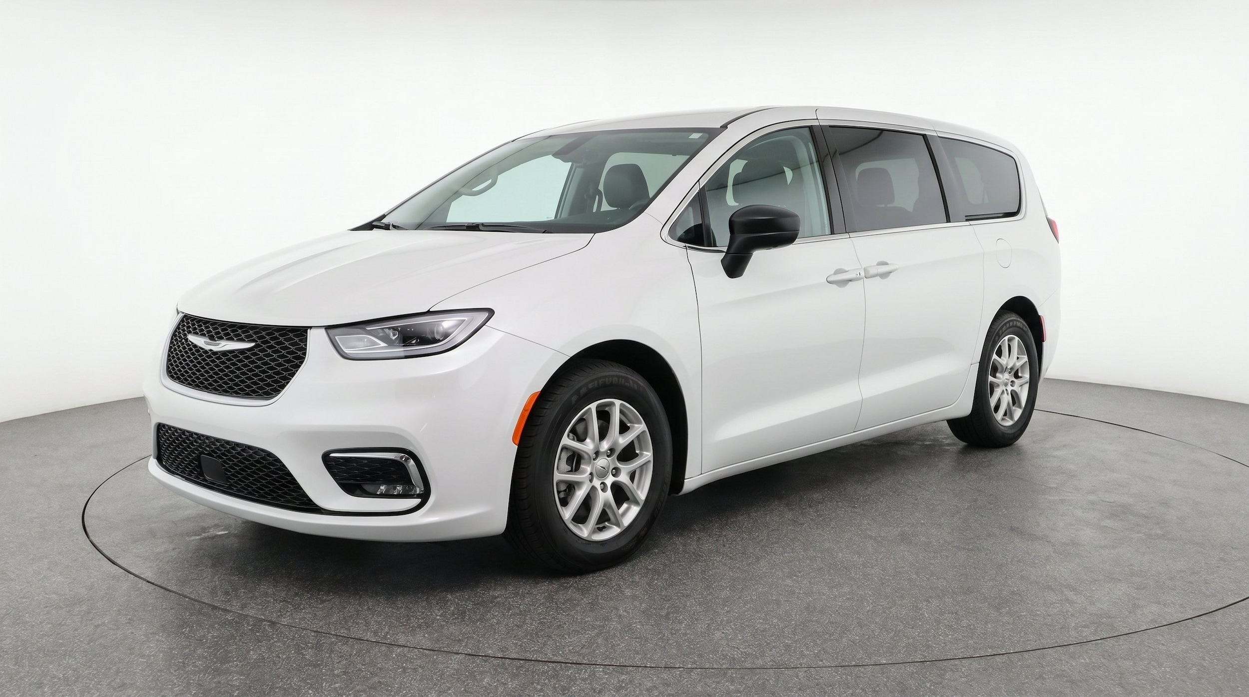 Thumbnail: 2024 Chrysler Voyager - 3