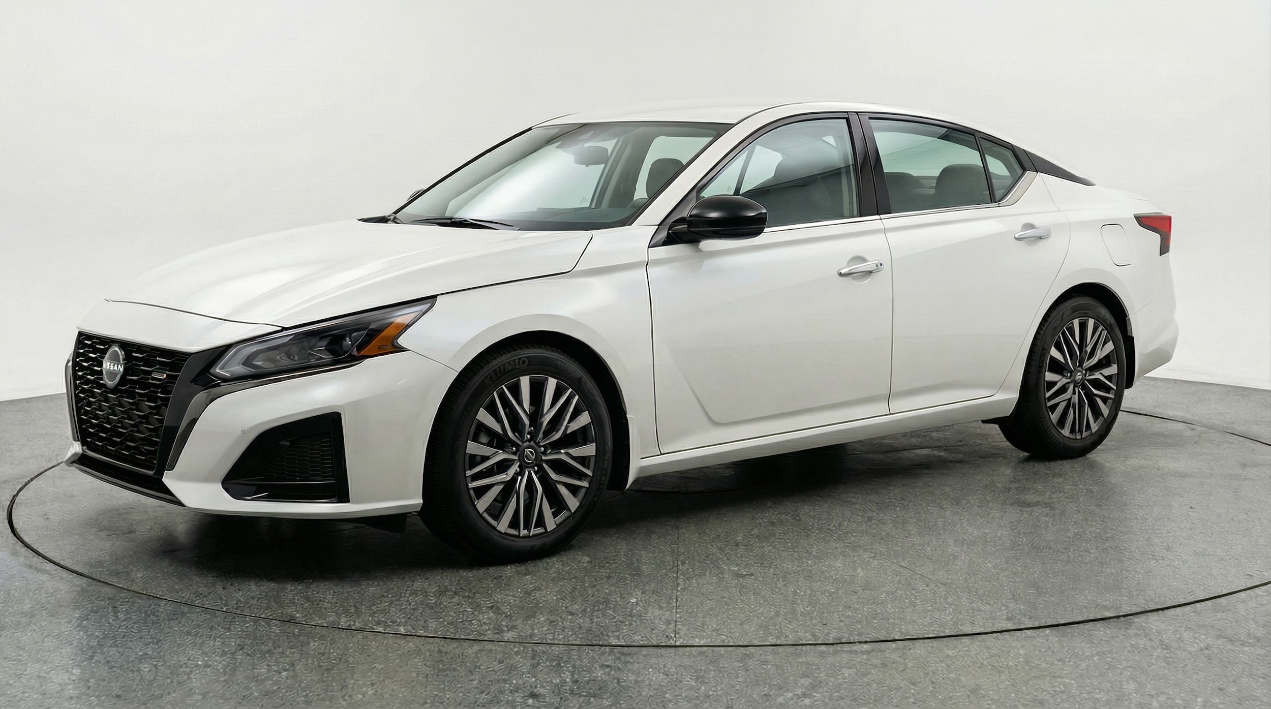 Thumbnail: 2025 Nissan Altima - 3