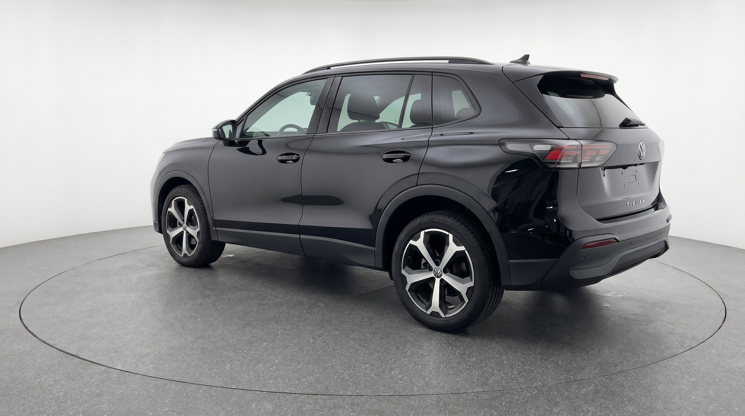 Thumbnail: 2026 Volkswagen Tiguan - 6
