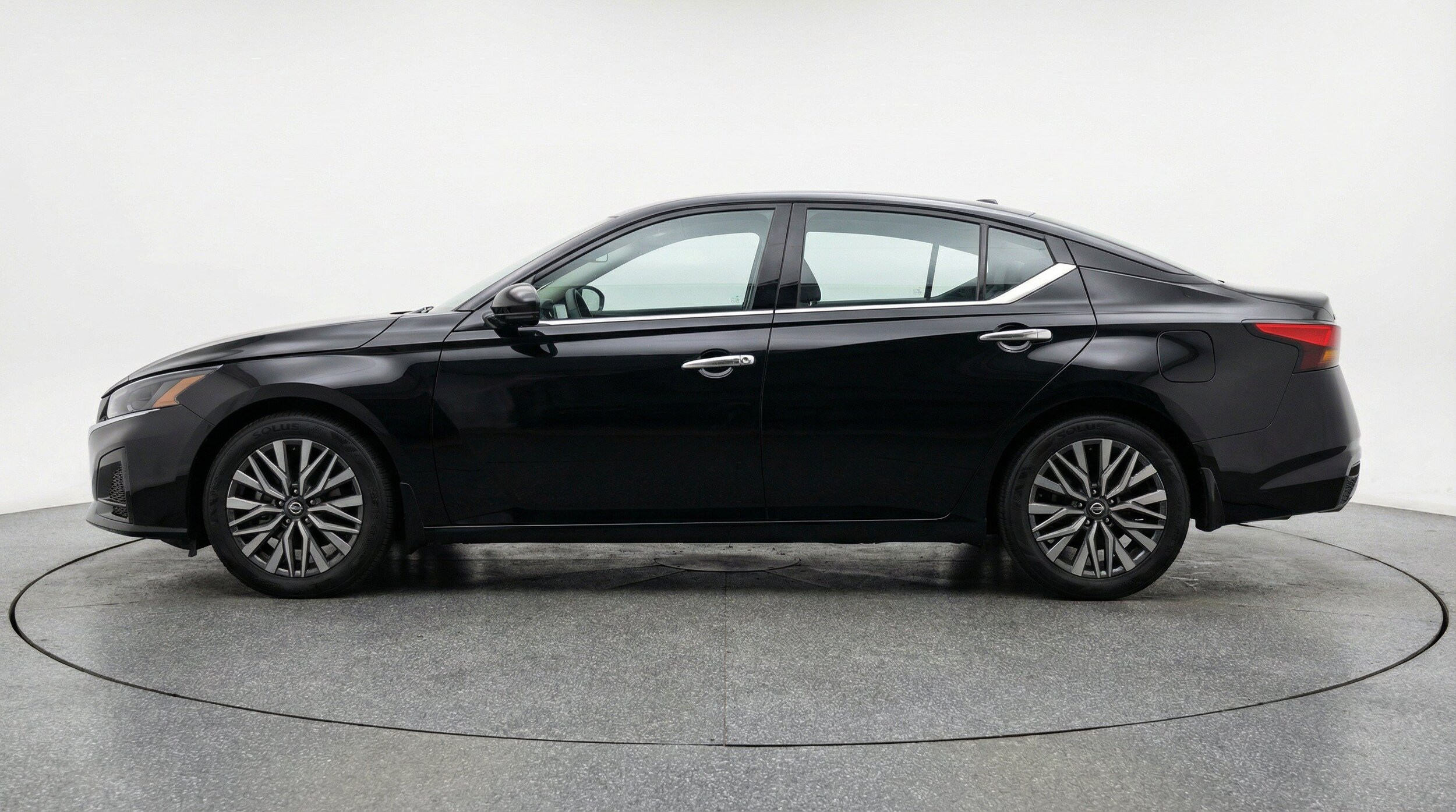 Thumbnail: 2025 Nissan Altima - 5