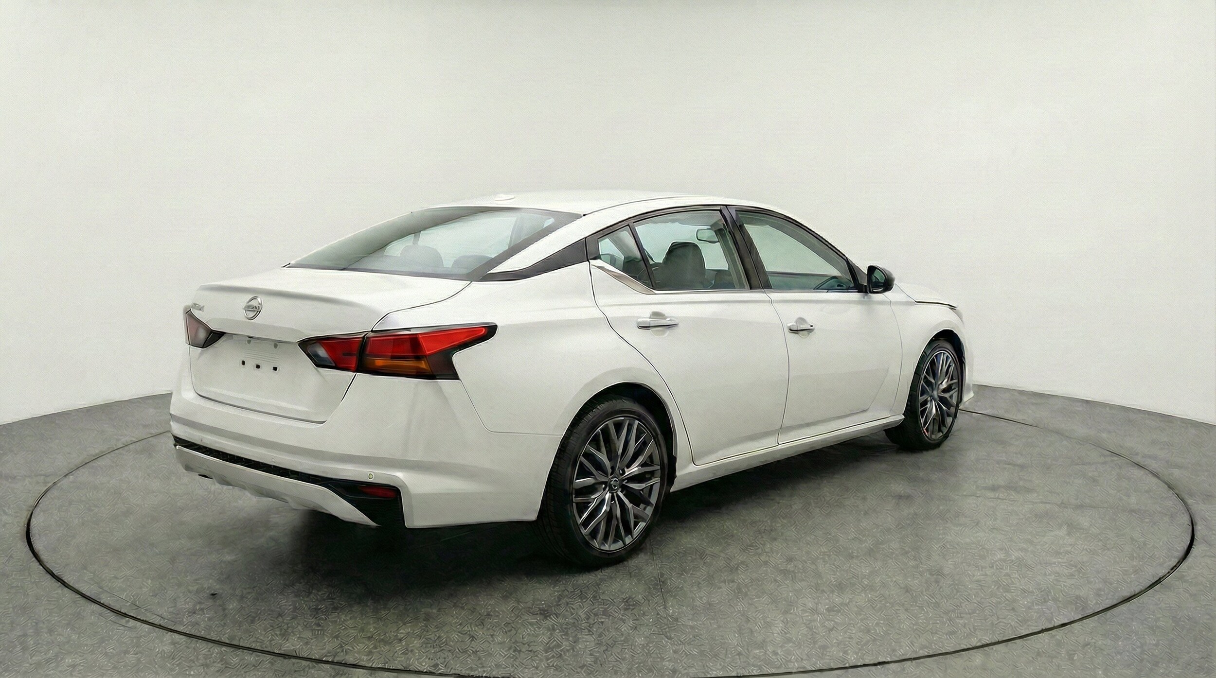 Thumbnail: 2025 Nissan Altima - 9
