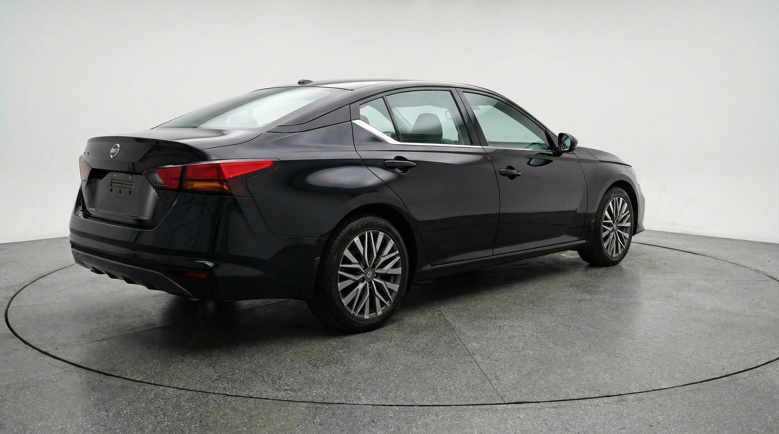 Thumbnail: 2025 Nissan Altima - 9