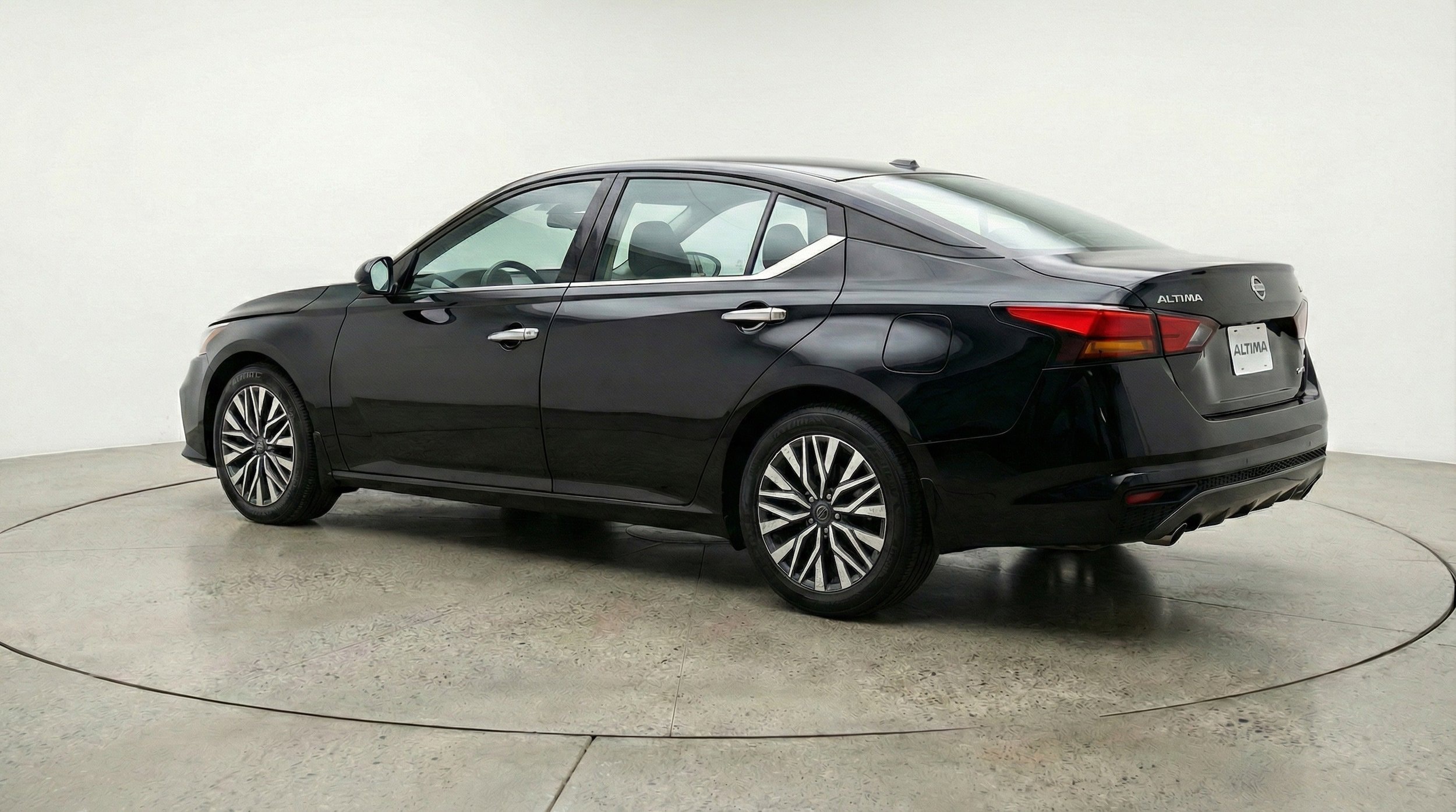 Thumbnail: 2025 Nissan Altima - 5