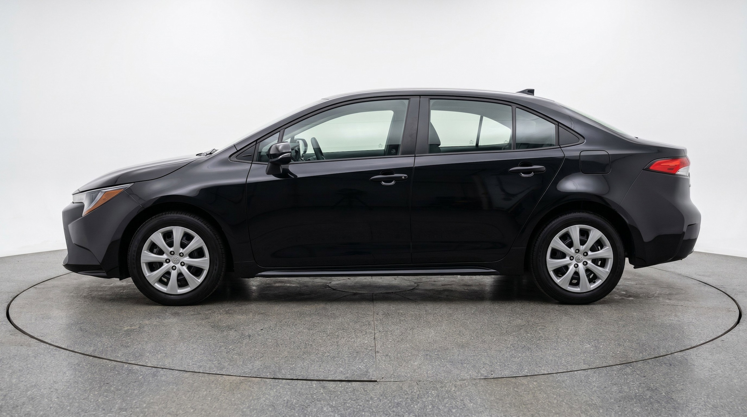 Thumbnail: 2025 Toyota Corolla - 5