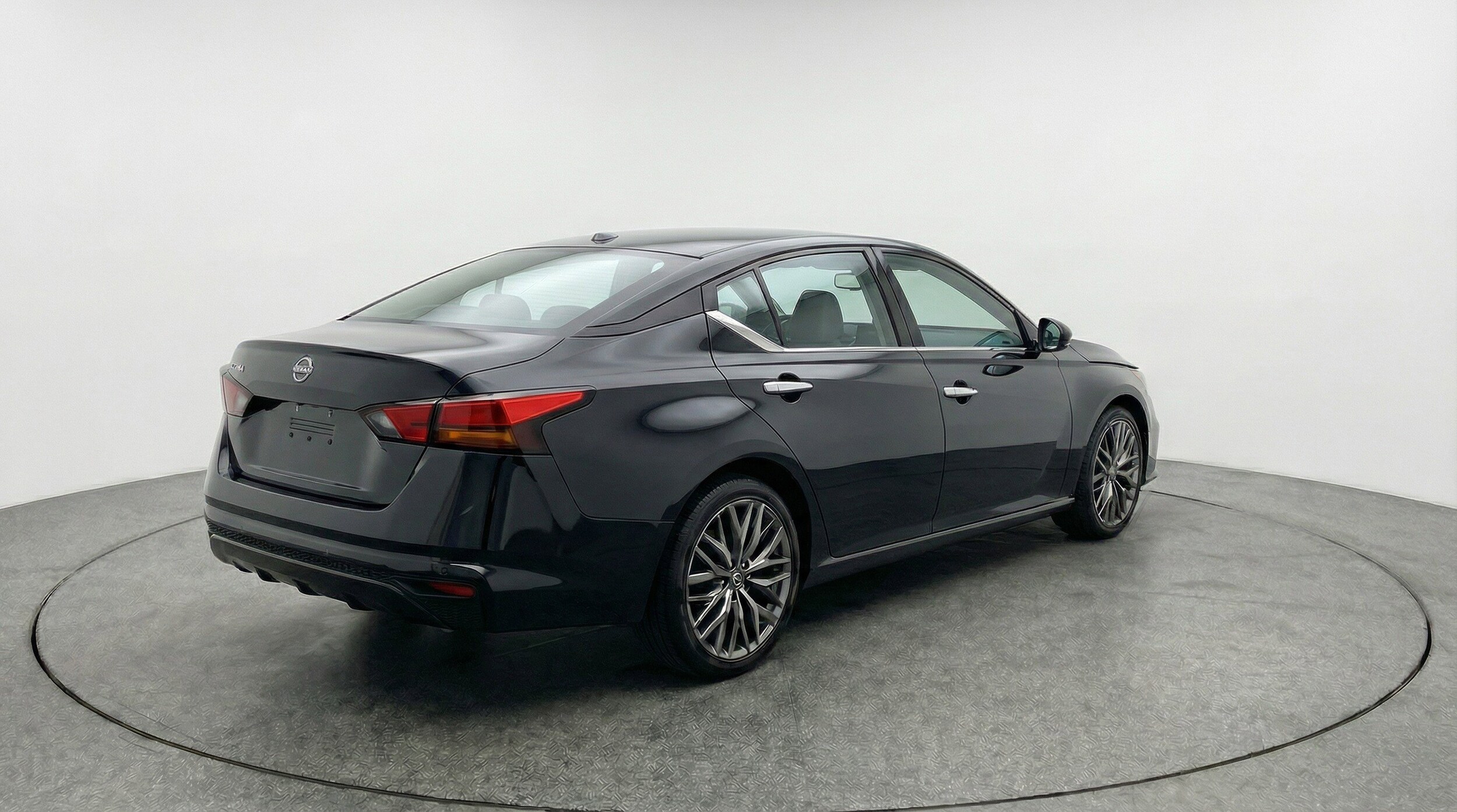 Thumbnail: 2025 Nissan Altima - 9