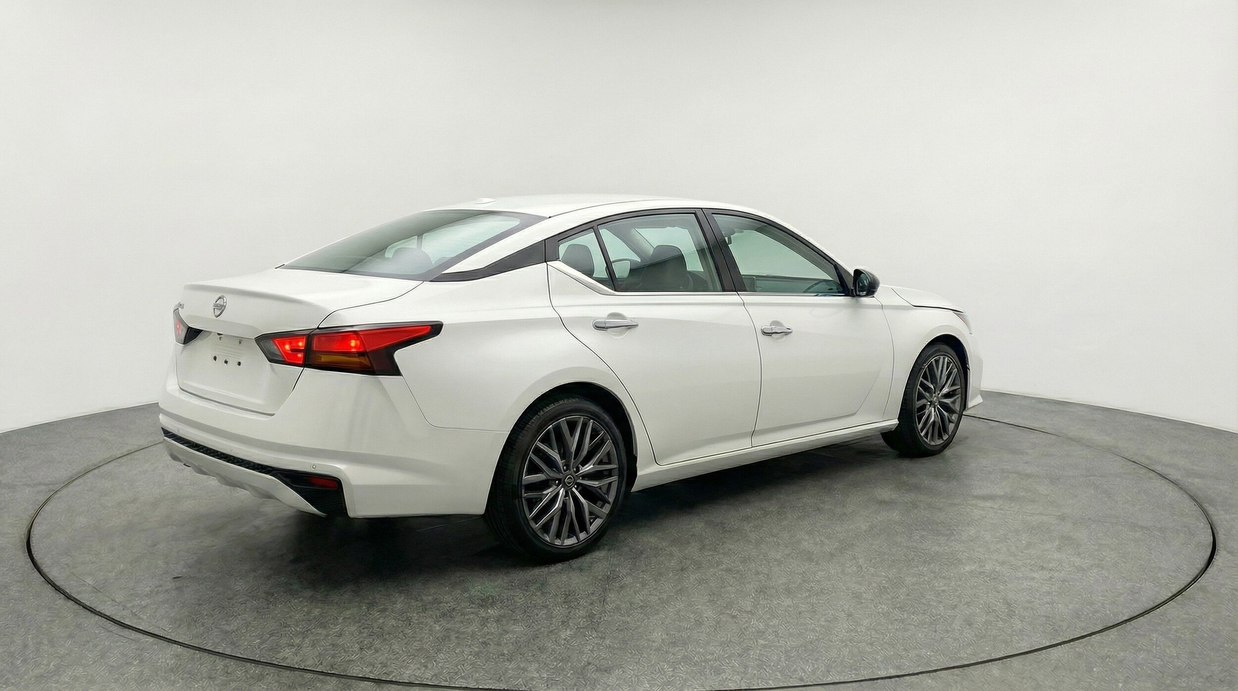 Thumbnail: 2025 Nissan Altima - 9