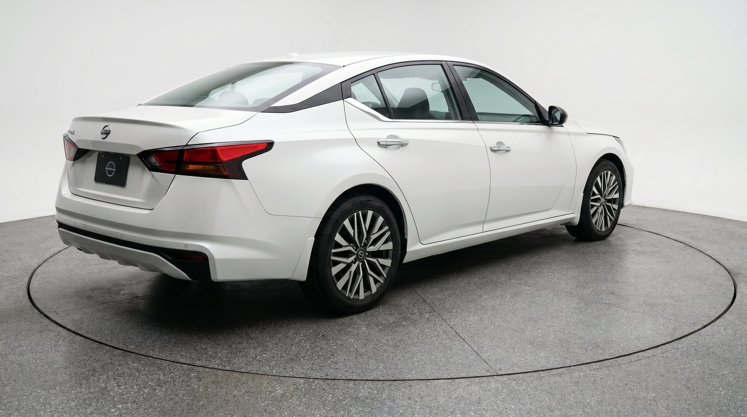 Thumbnail: 2025 Nissan Altima - 9