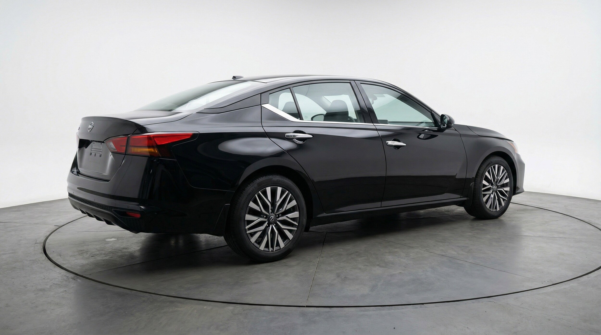 Thumbnail: 2025 Nissan Altima - 9