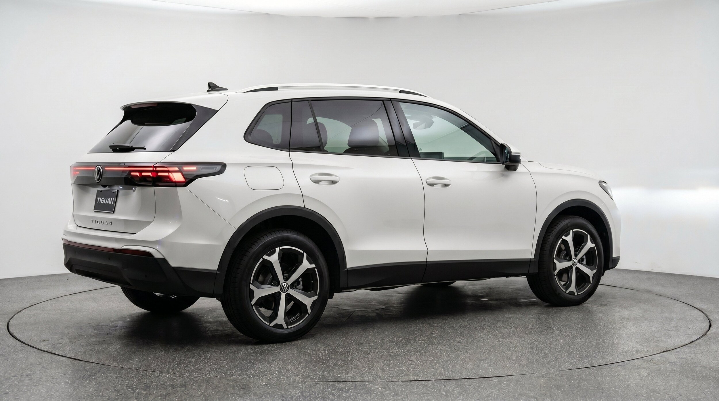 Thumbnail: 2026 Volkswagen Tiguan - 9