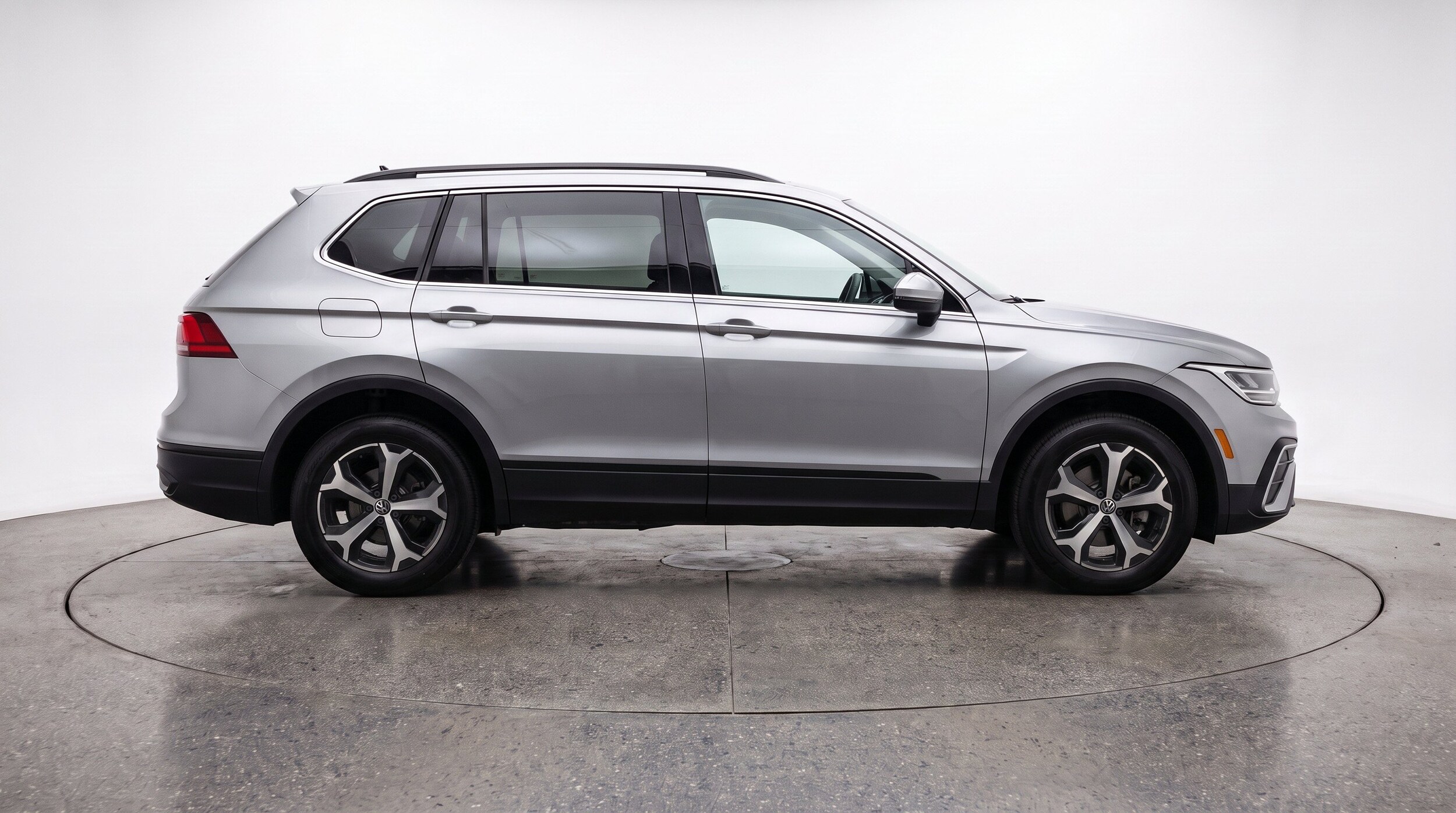 Thumbnail: 2026 Volkswagen Tiguan - 10